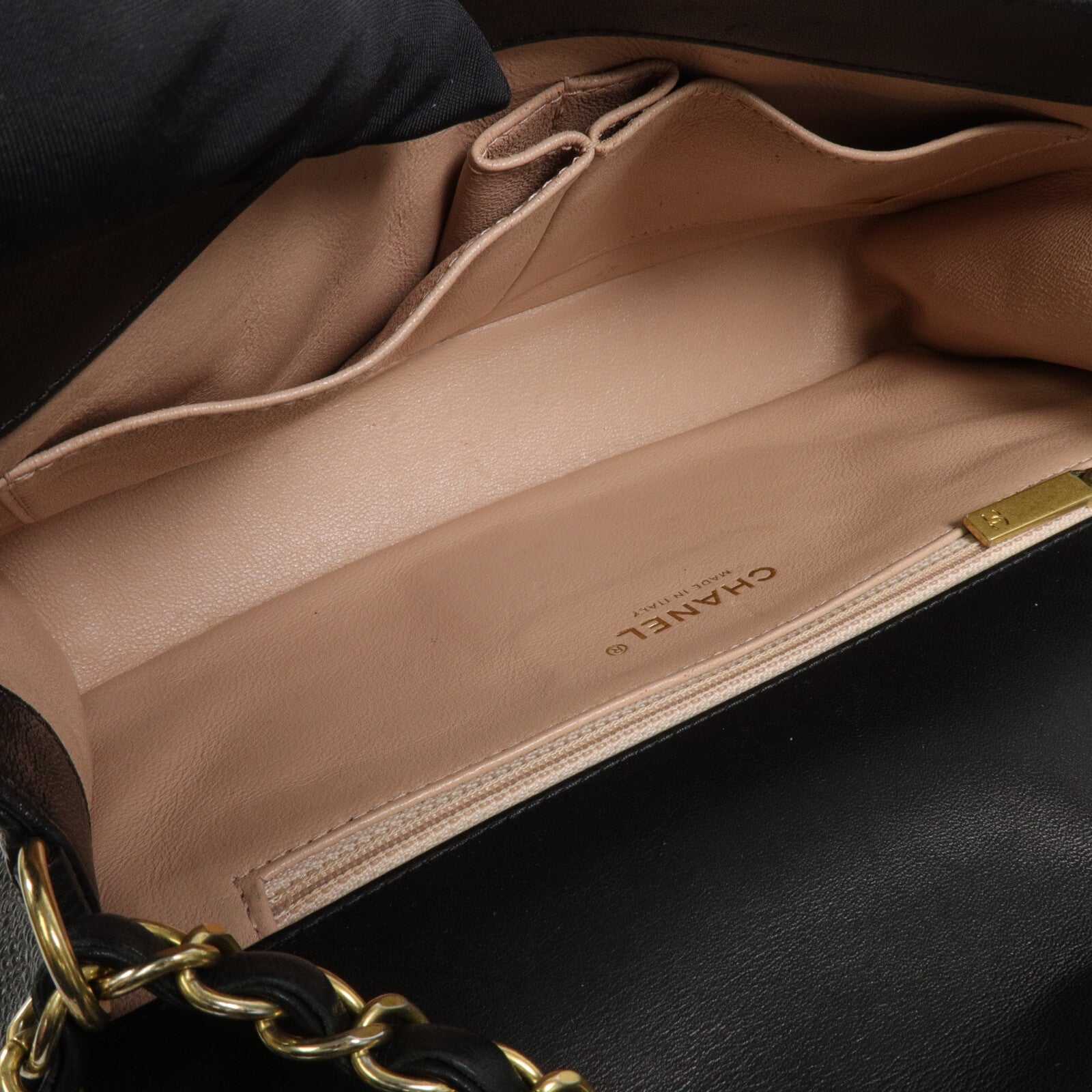 CHANEL 牛皮皮革CC Filigree鏈帶肩背袋