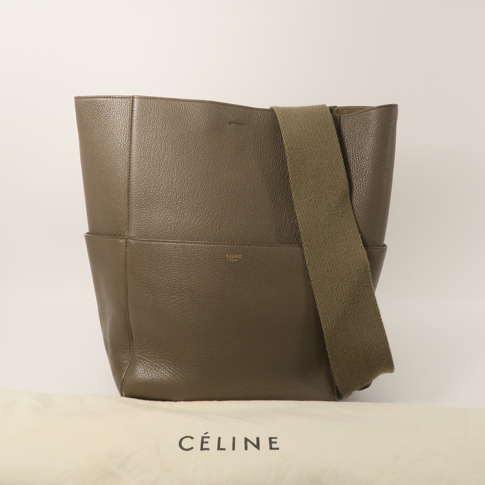 CELINE 牛皮皮革Sangle Bucket Large肩背袋