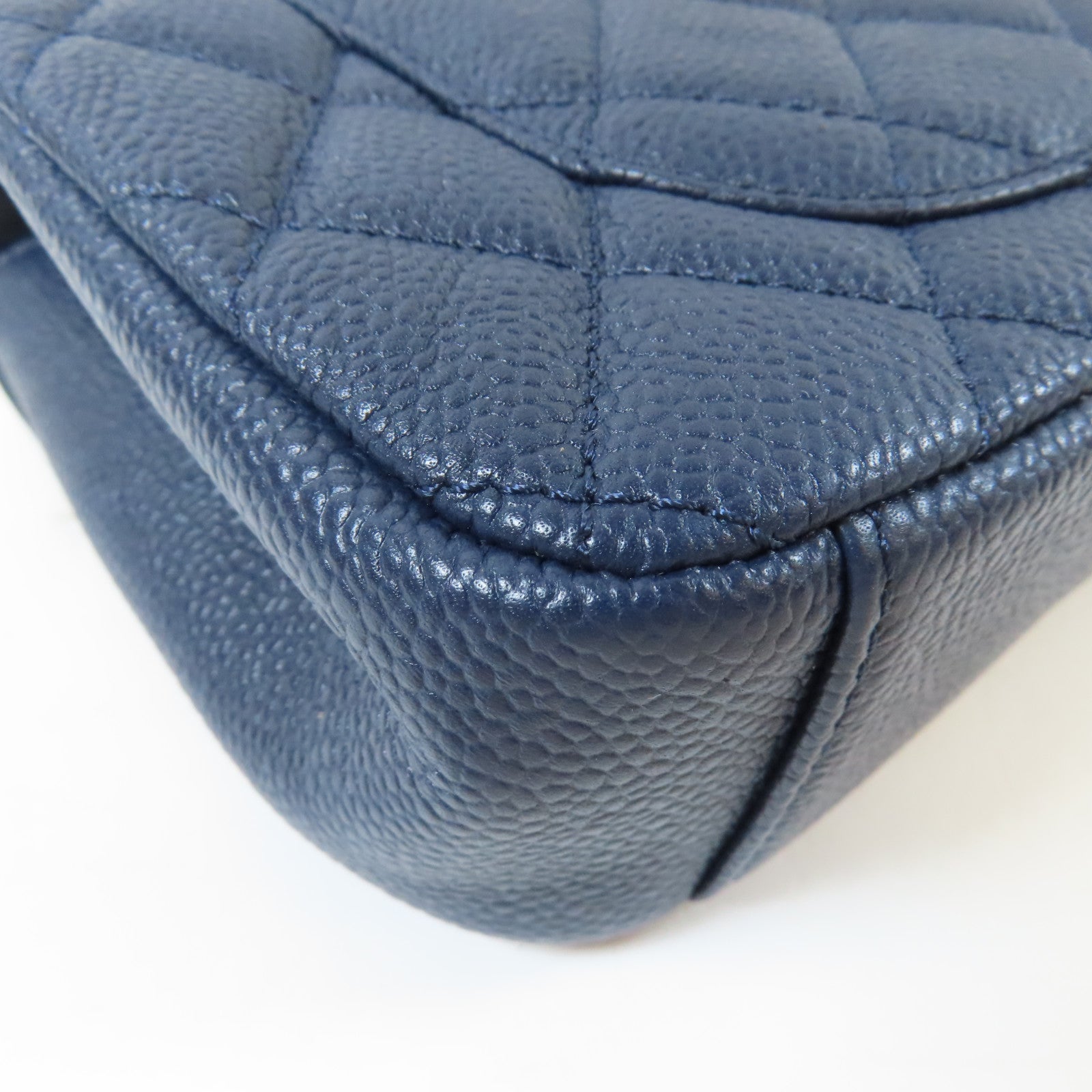 CHANEL 菱格Caviar皮革 Medium CC Filigree Flap金扣鏈帶肩背袋深藍色