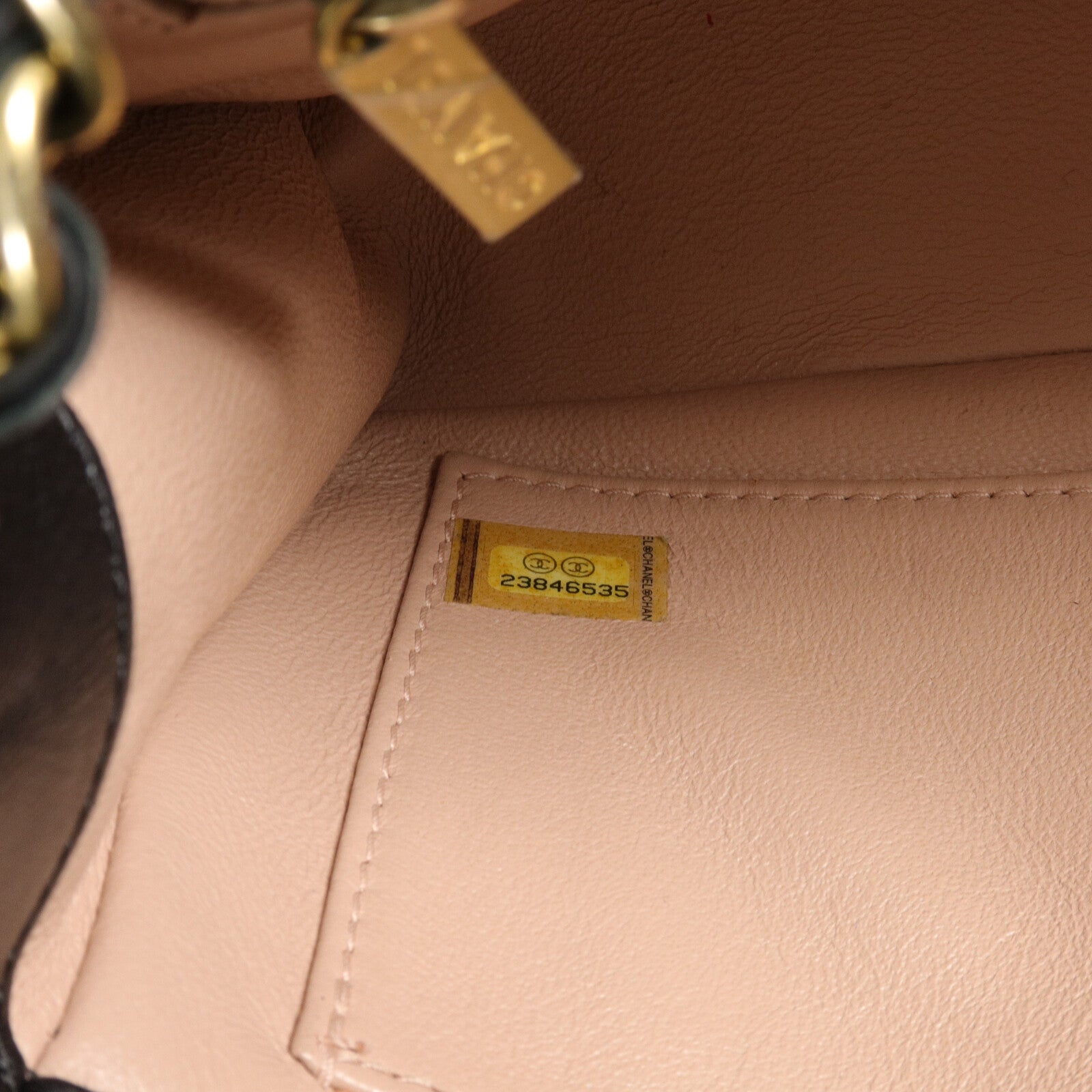 CHANEL 牛皮皮革CC Filigree鏈帶肩背袋