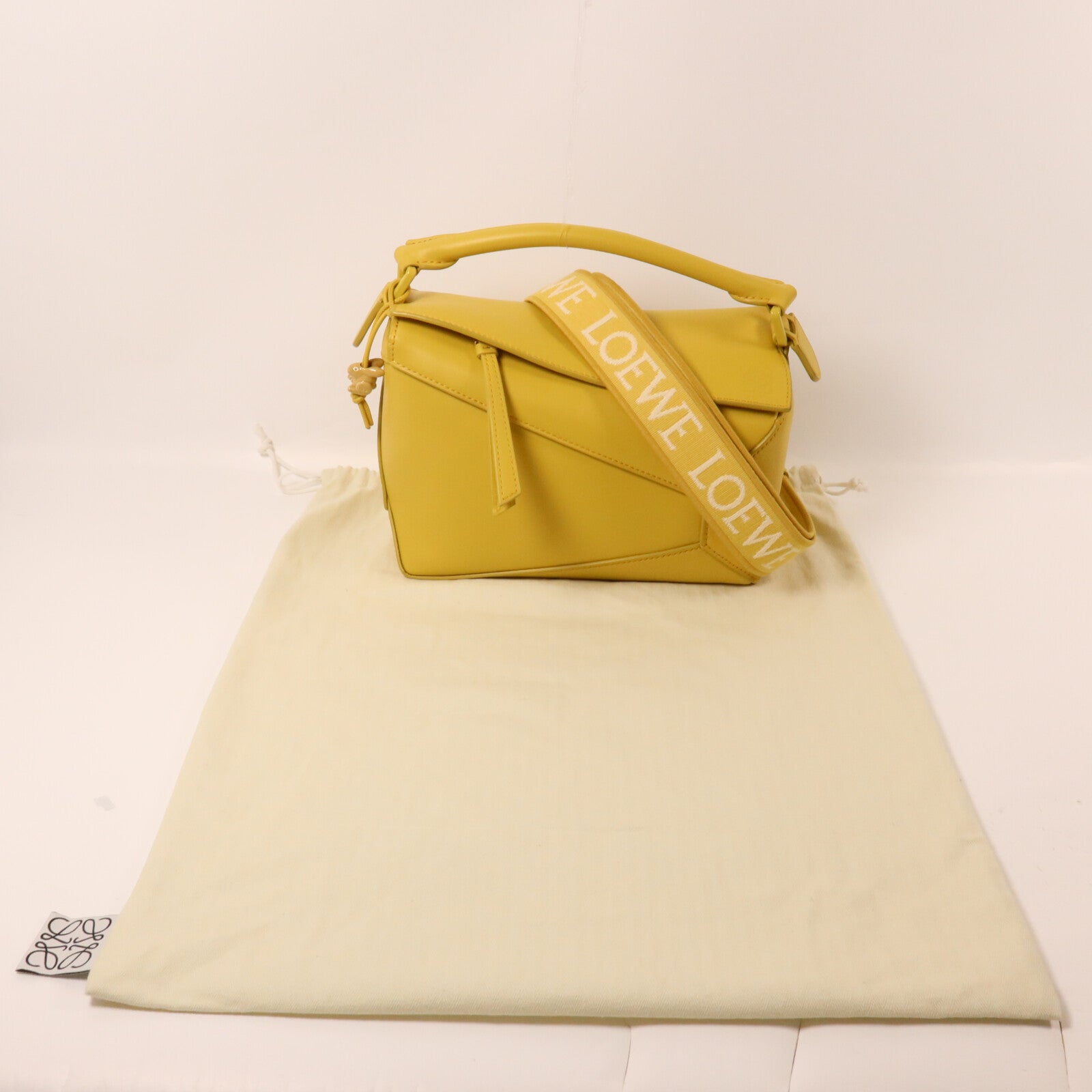 LOEWE 牛皮皮革Puzzle Edge Monoc手挽肩背兩用袋