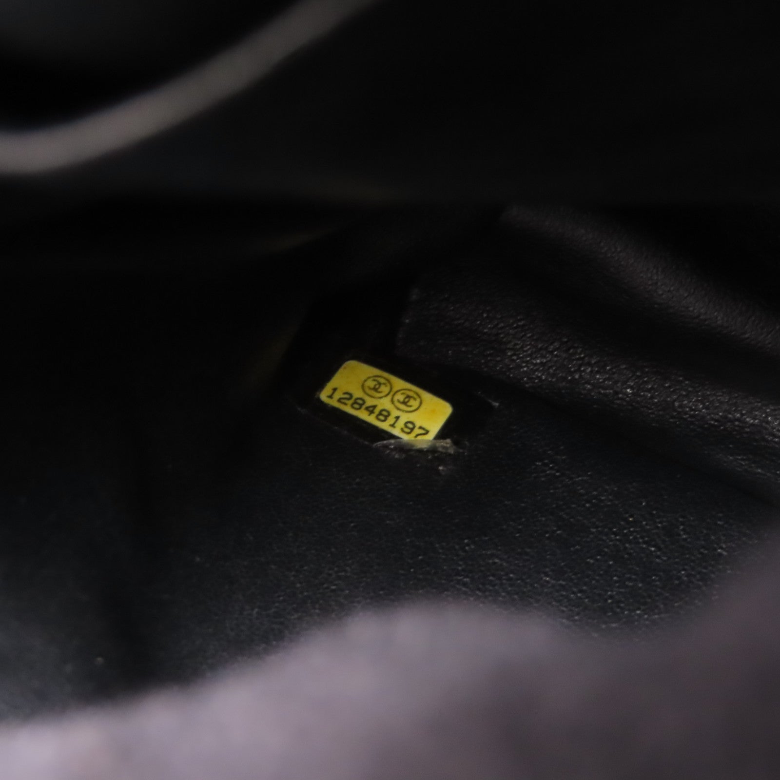 CHANEL 漆皮皮革Upside Down銀扣鏈帶肩背袋黑色