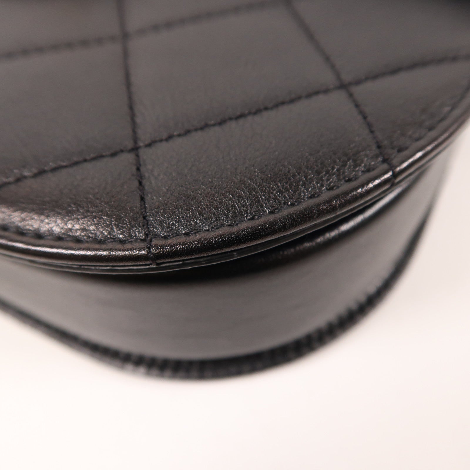 CHANEL 牛皮皮革Chain Shoulder金扣鏈帶肩背袋