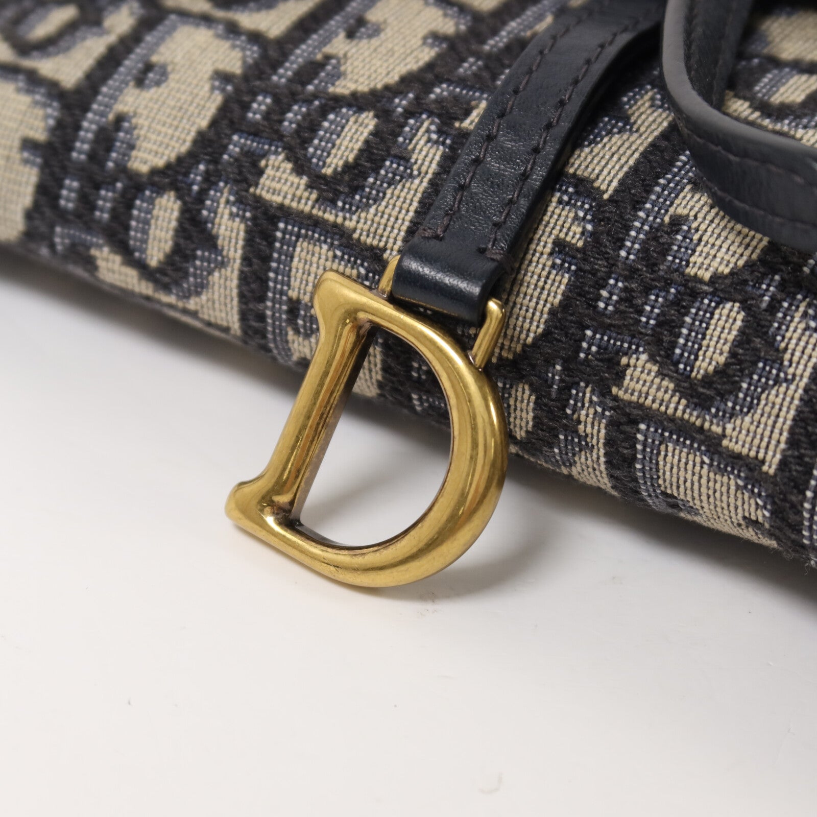 Dior 帆布Small Saddle Pouch With Chain鏈帶肩背袋
