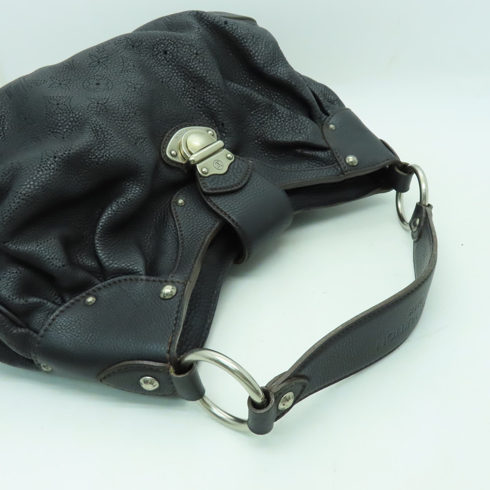 LOUIS VUITTON 【激減優惠】Monogram Mahina Mahina XS銀扣肩背袋黑色