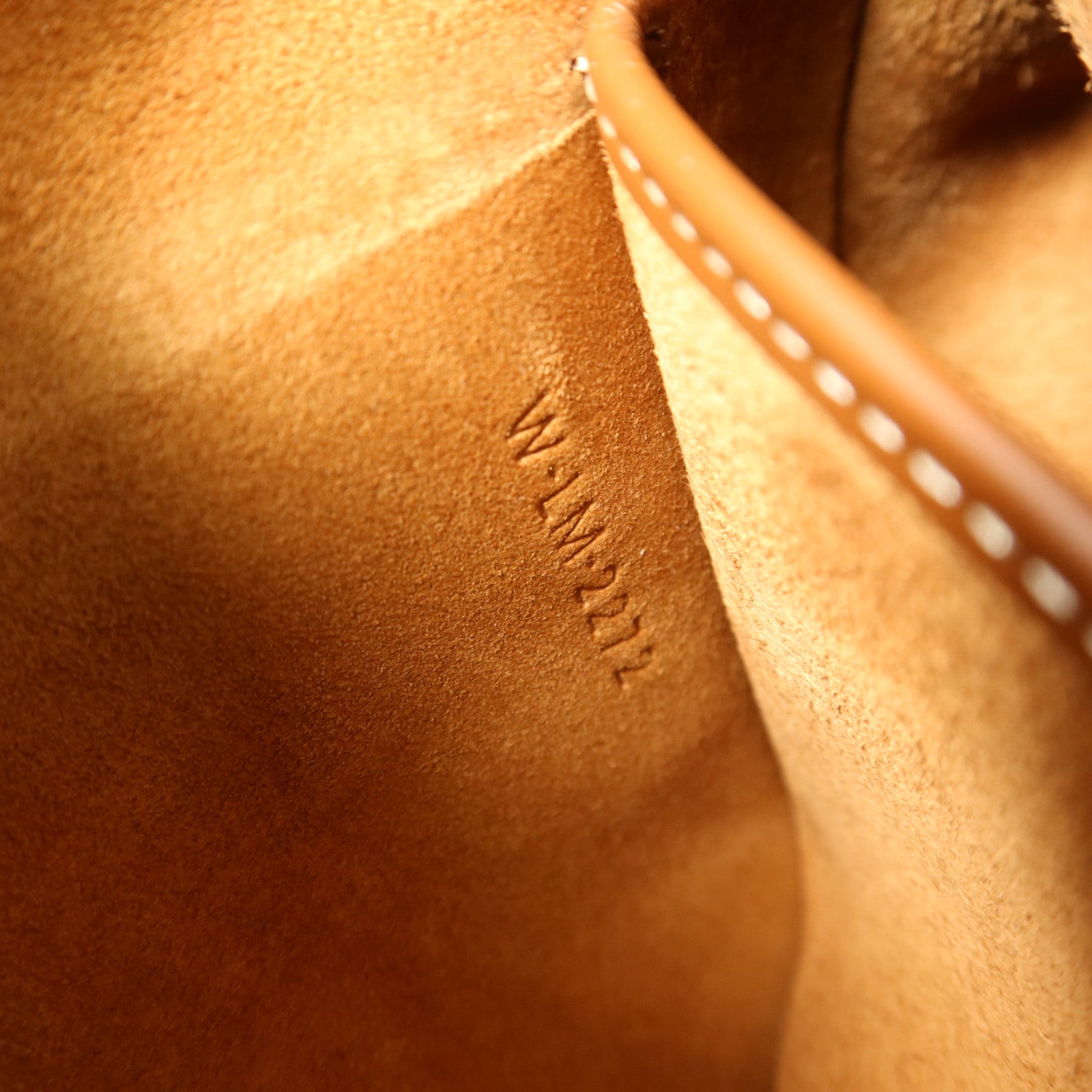 CELINE 牛皮皮革Ava Medium金扣肩背袋