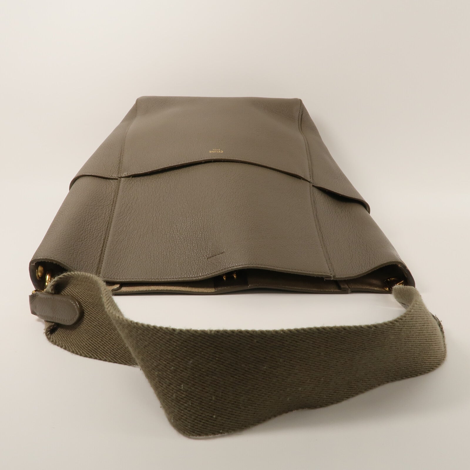 CELINE 牛皮皮革Sangle Bucket Large肩背袋