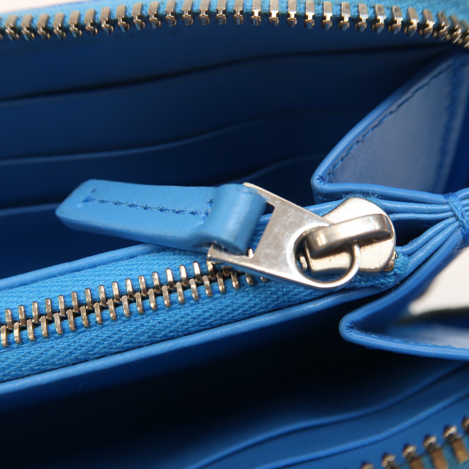 BOTTEGA VENETA 【激減優惠】織紋牛皮皮革Long Wallet銀扣長錢包藍色