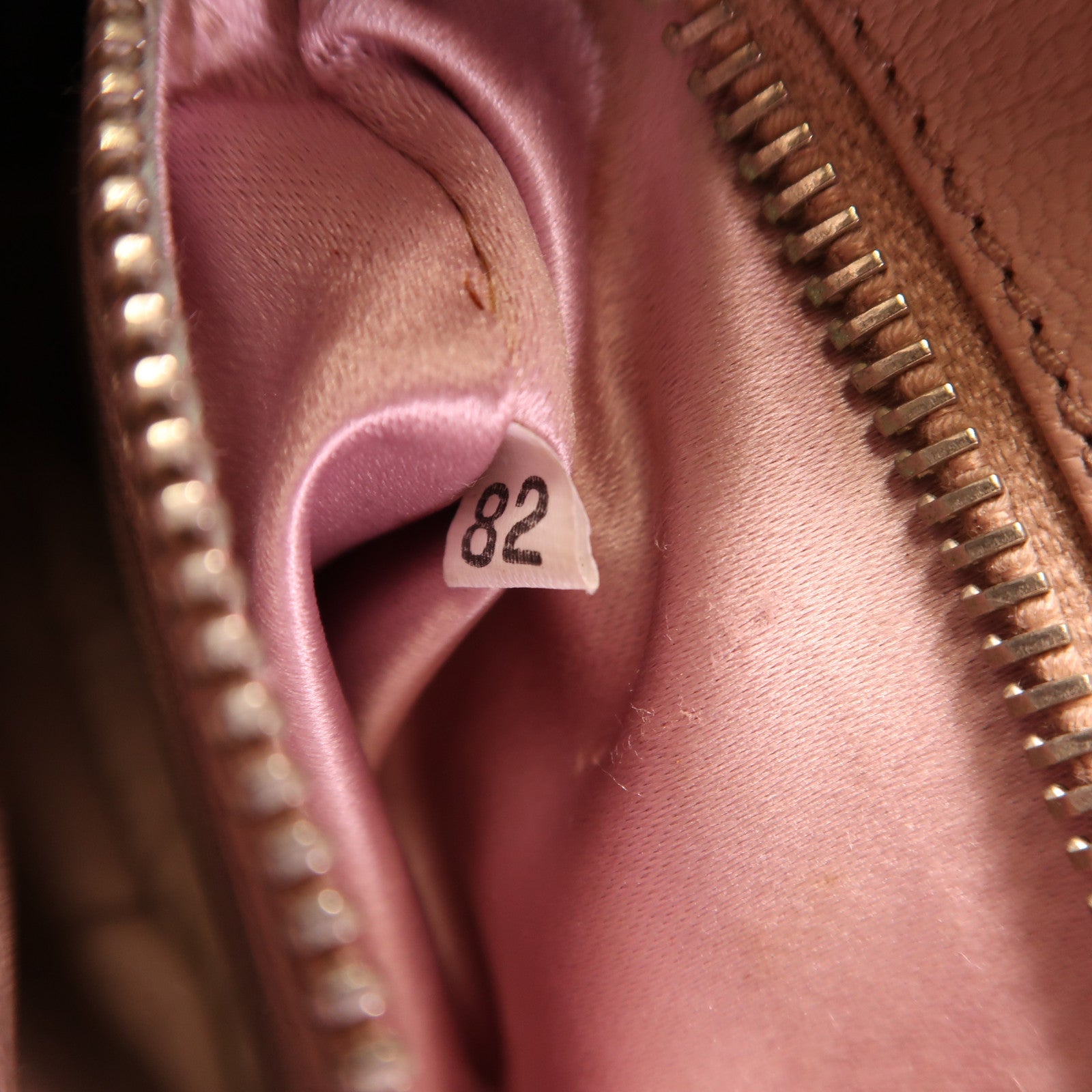 PRADA 鱷魚皮革Cocco Pocket D1銀扣肩背袋