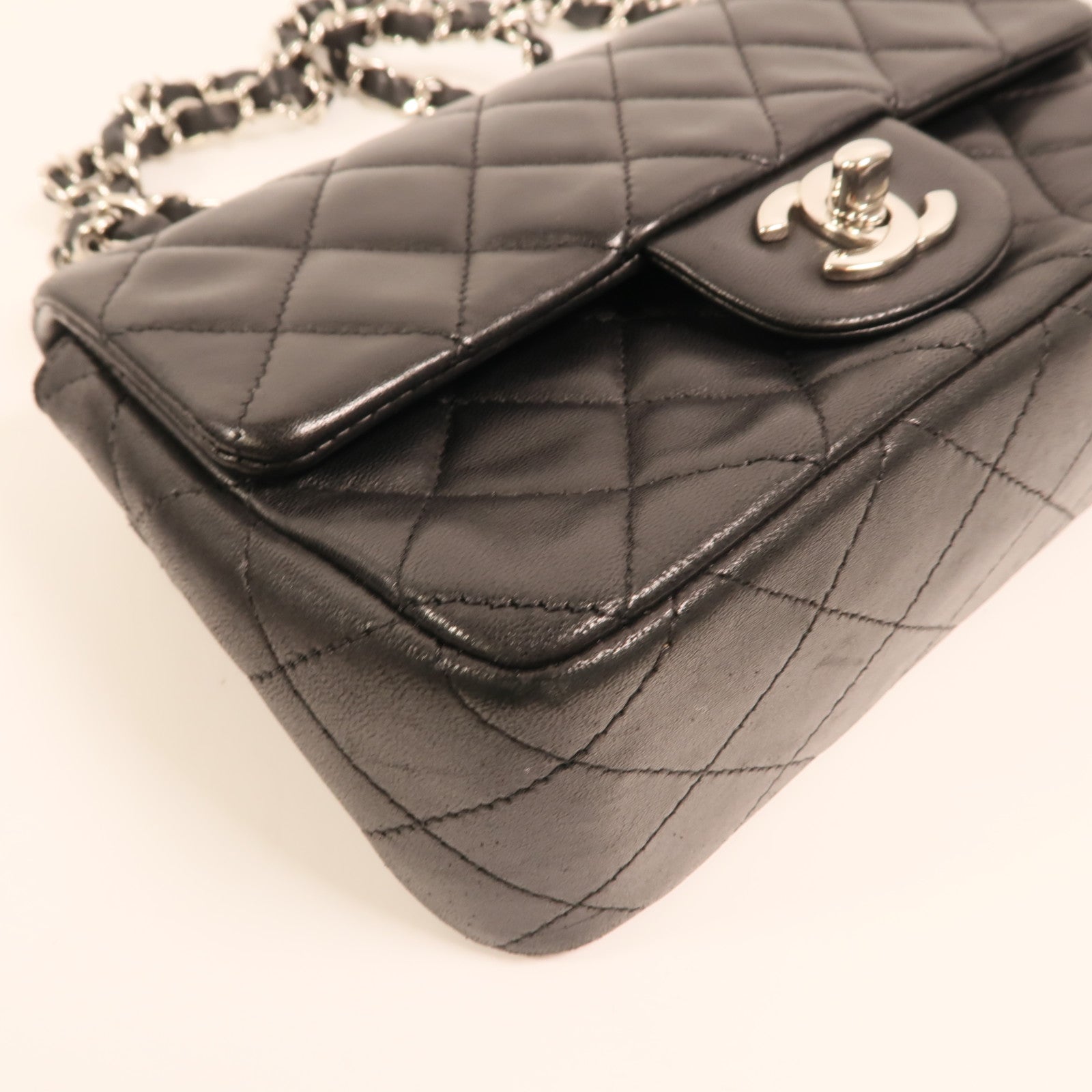 CHANEL 羊皮皮革Mini Classic 20銀扣鏈帶肩背袋