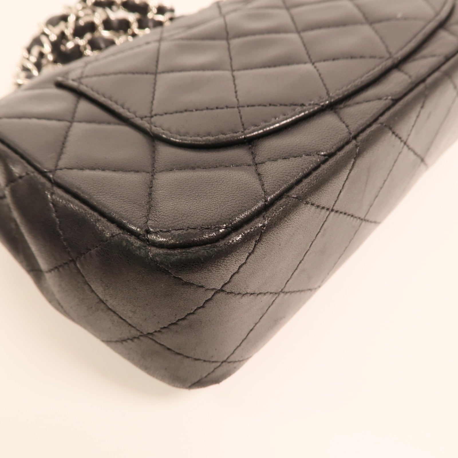 CHANEL 羊皮皮革Mini Classic 20銀扣鏈帶肩背袋