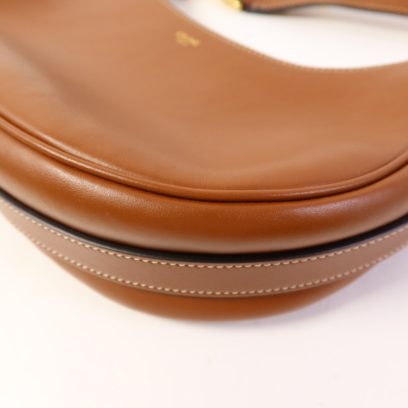 CELINE 牛皮皮革Ava Medium金扣肩背袋