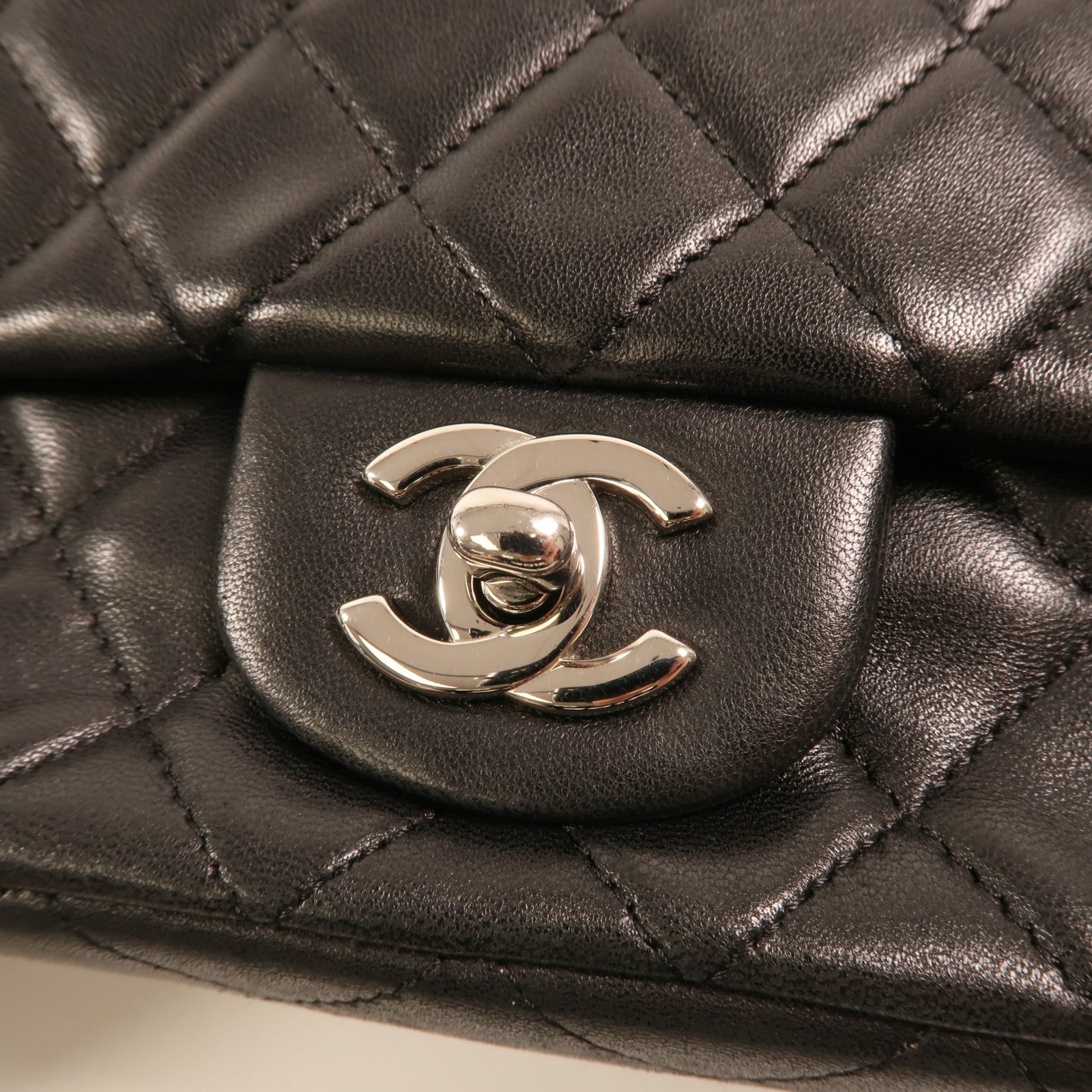 CHANEL 羊皮皮革Mini Classic 20銀扣鏈帶肩背袋