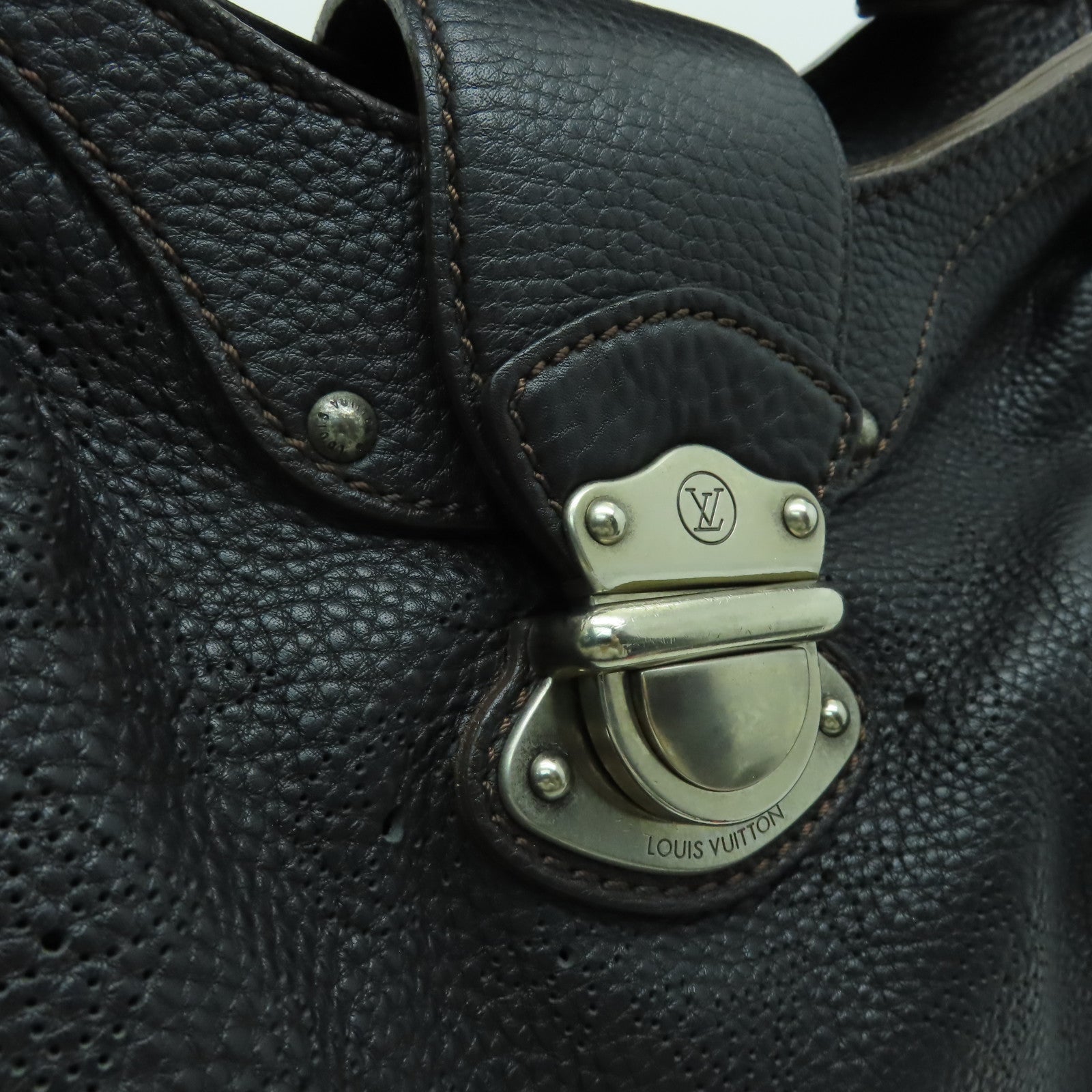 LOUIS VUITTON 【激減優惠】Monogram Mahina Mahina XS銀扣肩背袋黑色