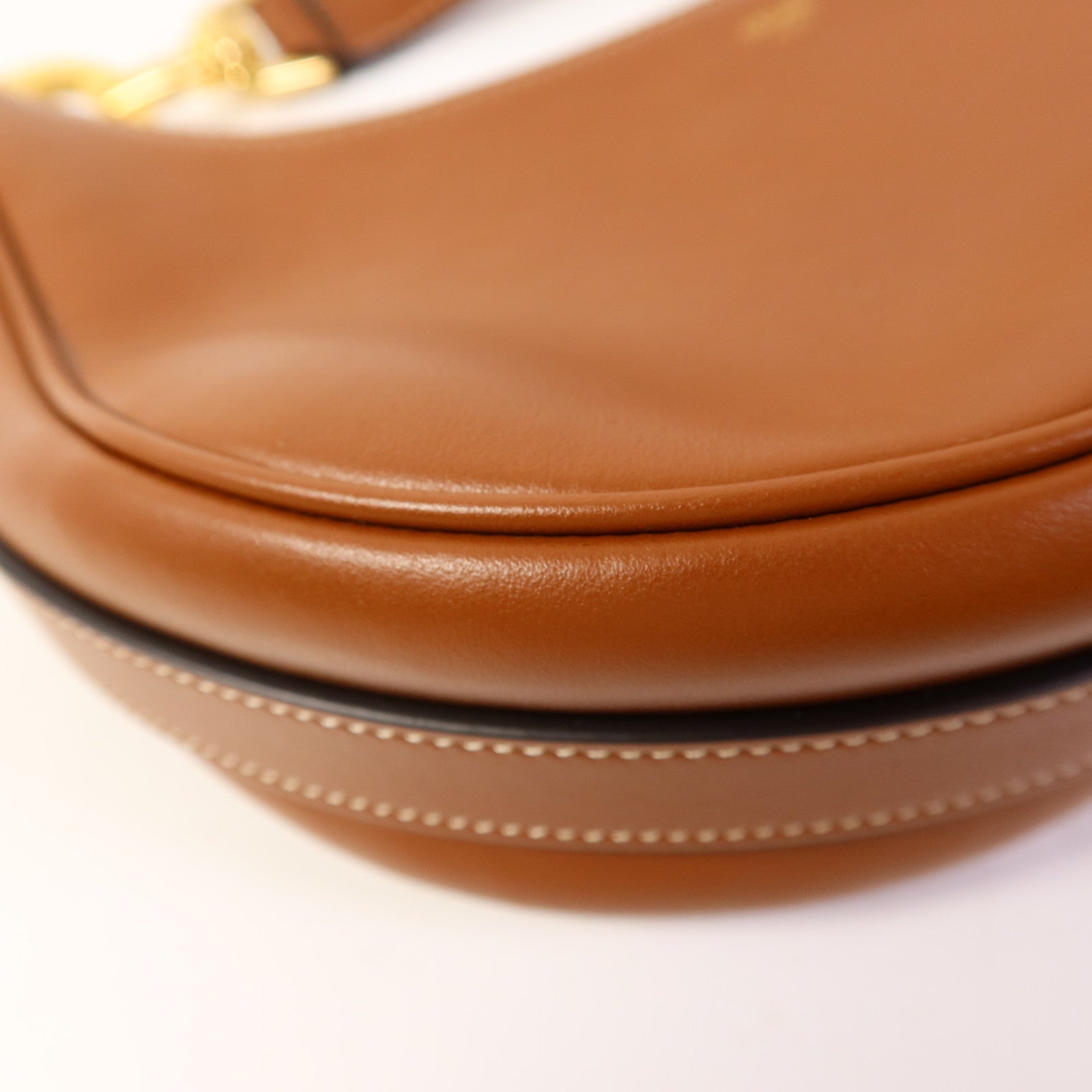 CELINE 牛皮皮革Ava Medium金扣肩背袋