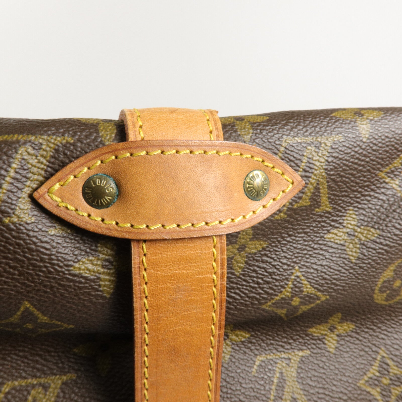 LOUIS VUITTON Monogram Saumur 35金扣肩背袋