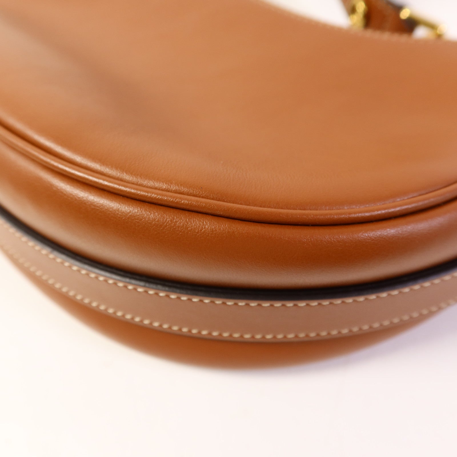 CELINE 牛皮皮革Ava Medium金扣肩背袋