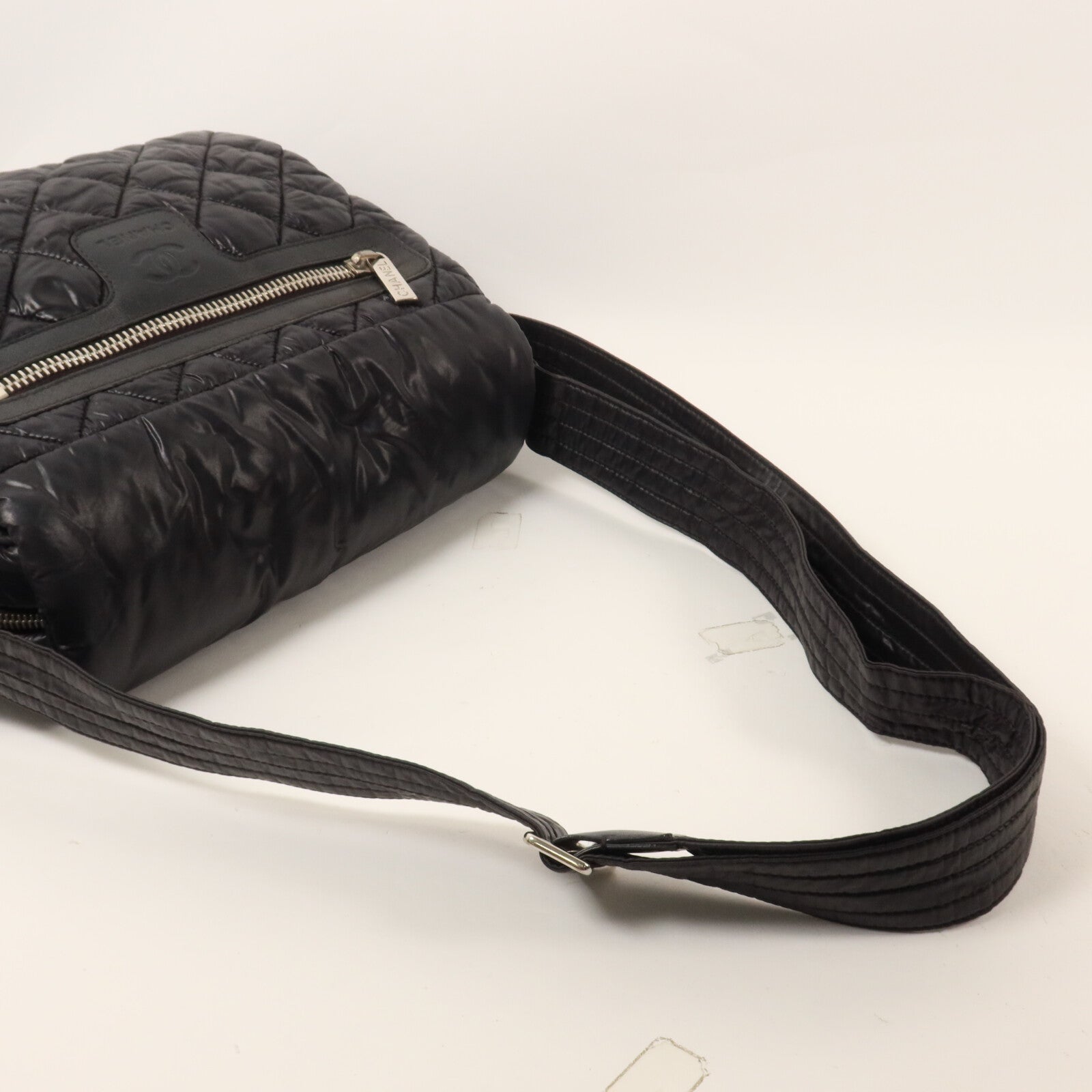 CHANEL 尼龍Coco Cocoon肩背袋