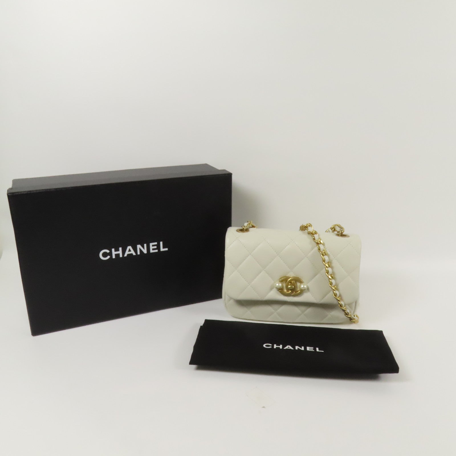 CHANEL 牛皮皮革Chain Shoulder金扣肩背袋