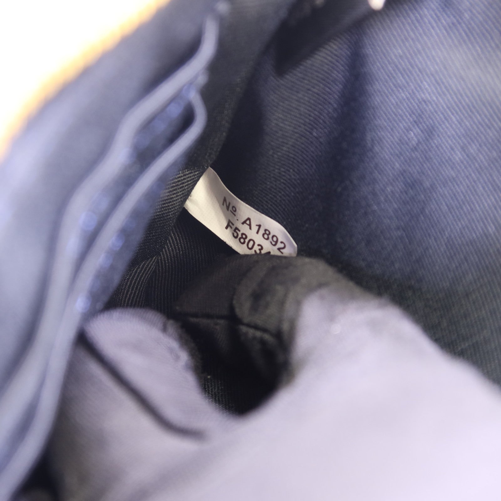 COACH 牛皮皮革Pouch金扣手拿包