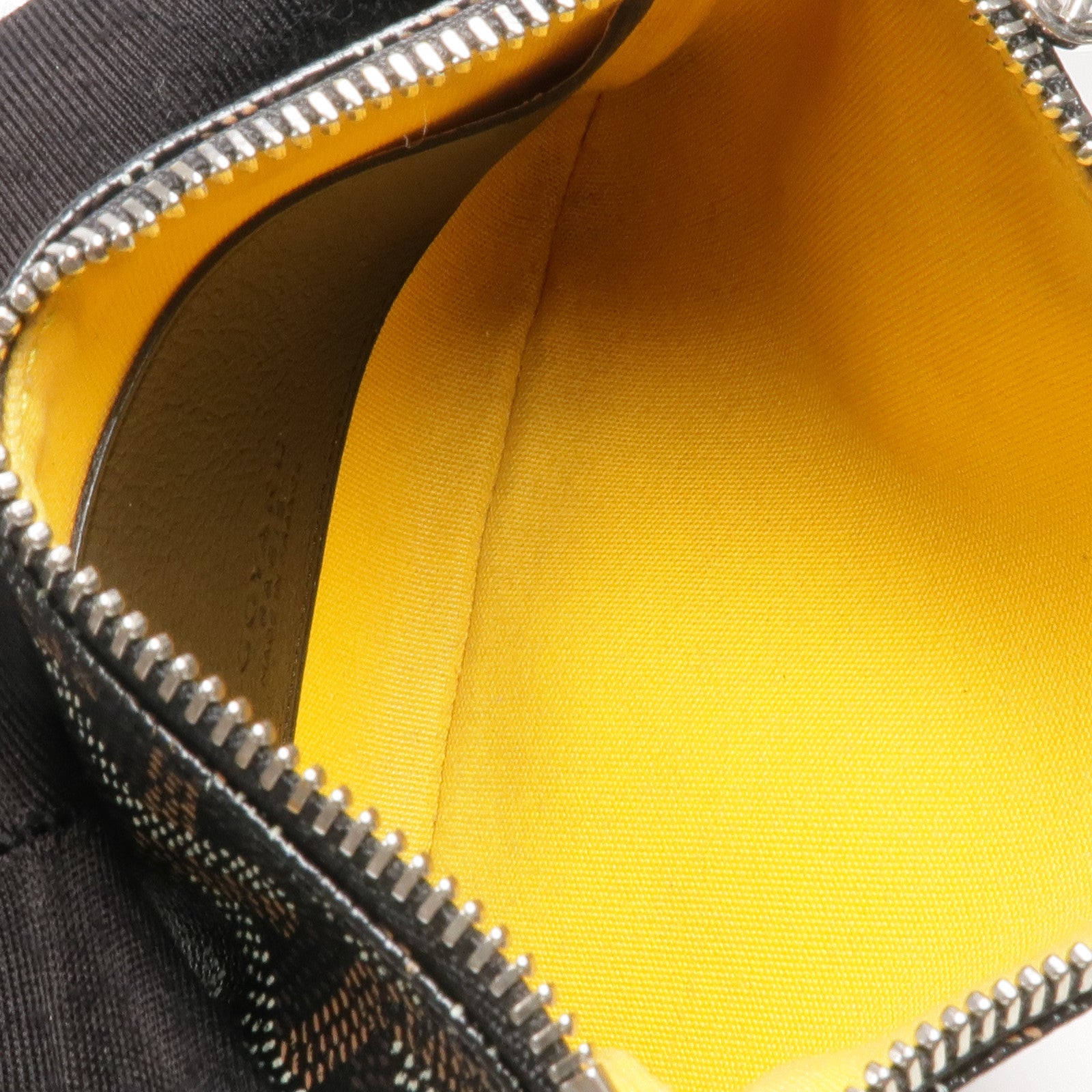 GOYARD 塗層帆布Pouch銀扣手拿包