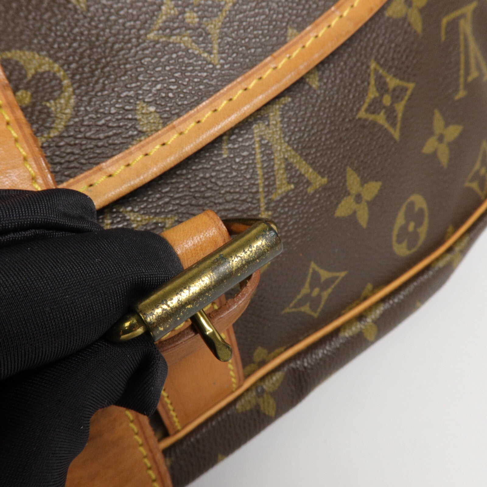 LOUIS VUITTON Monogram Saumur 35金扣肩背袋