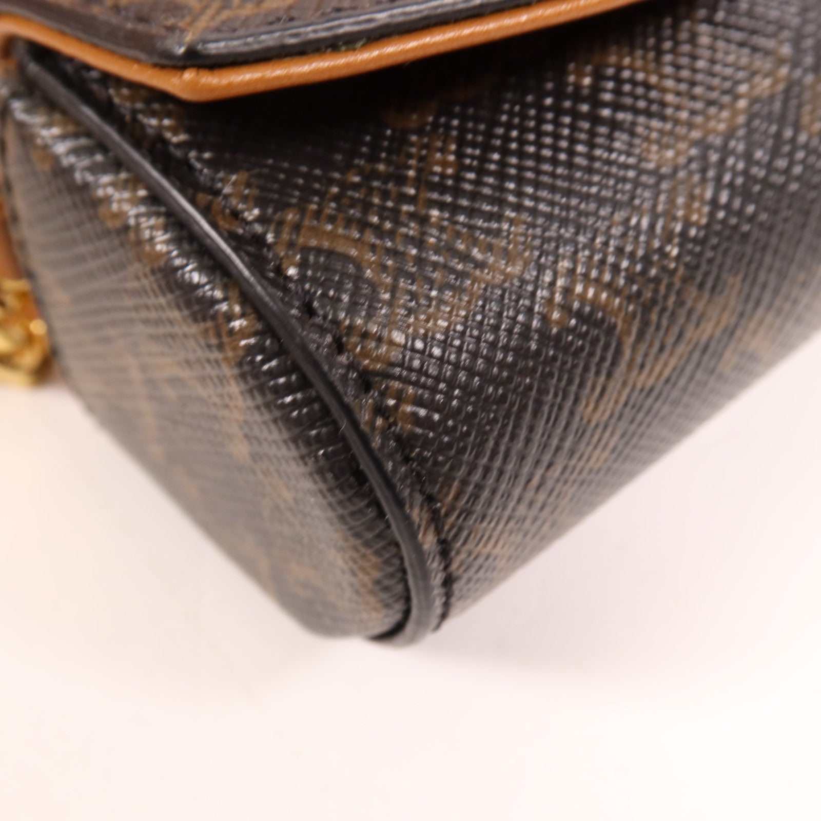 CELINE 塗層帆布Mini Macadam Lipstick Pouch金扣鏈帶唇膏盒