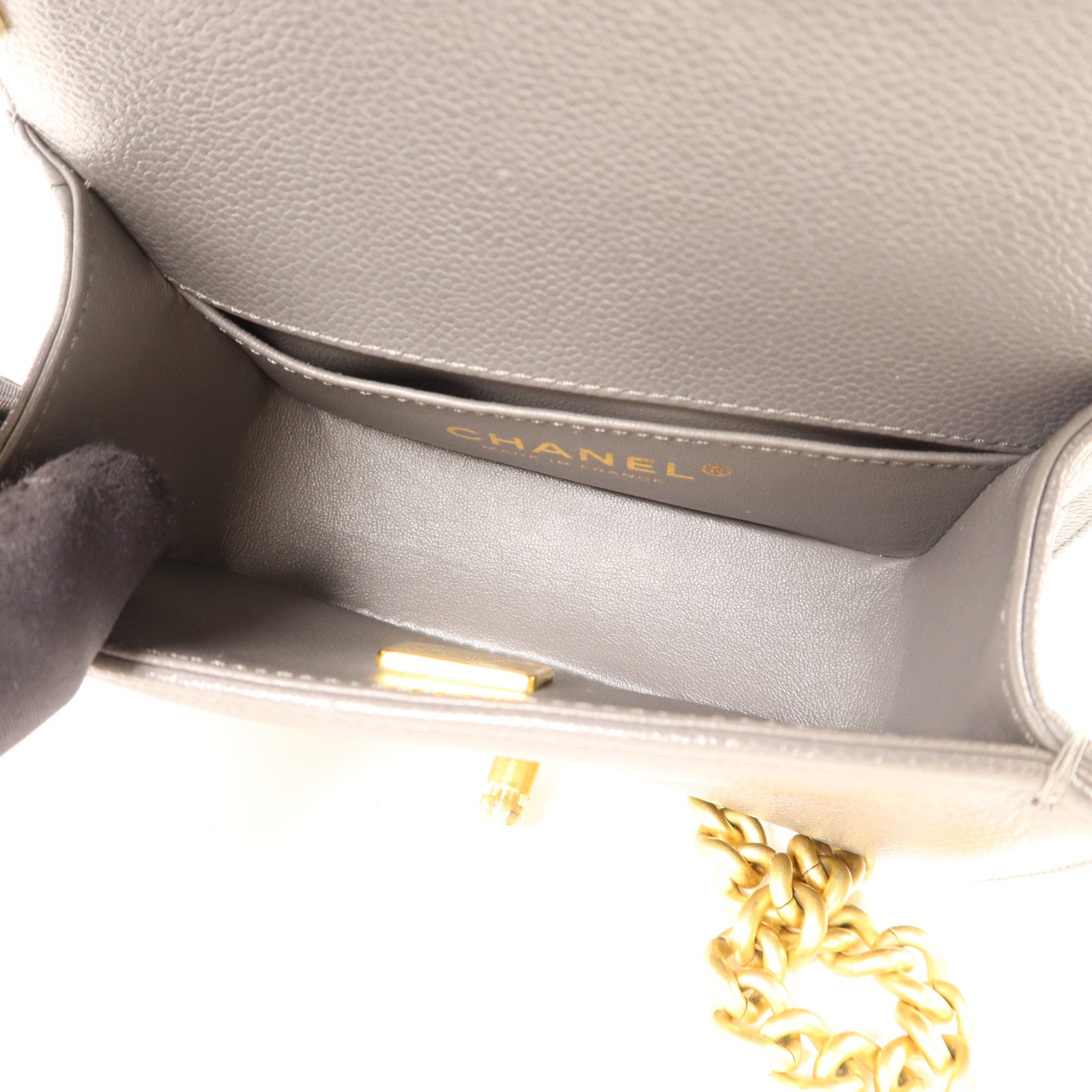 CHANEL 牛皮皮革Mini Boy金扣鏈帶肩背袋
