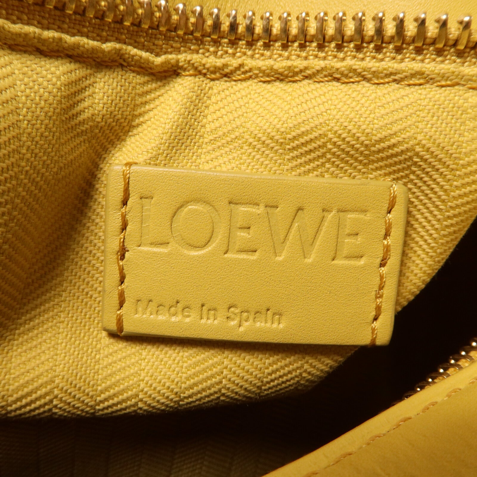 LOEWE 牛皮皮革Puzzle Edge Monoc手挽肩背兩用袋