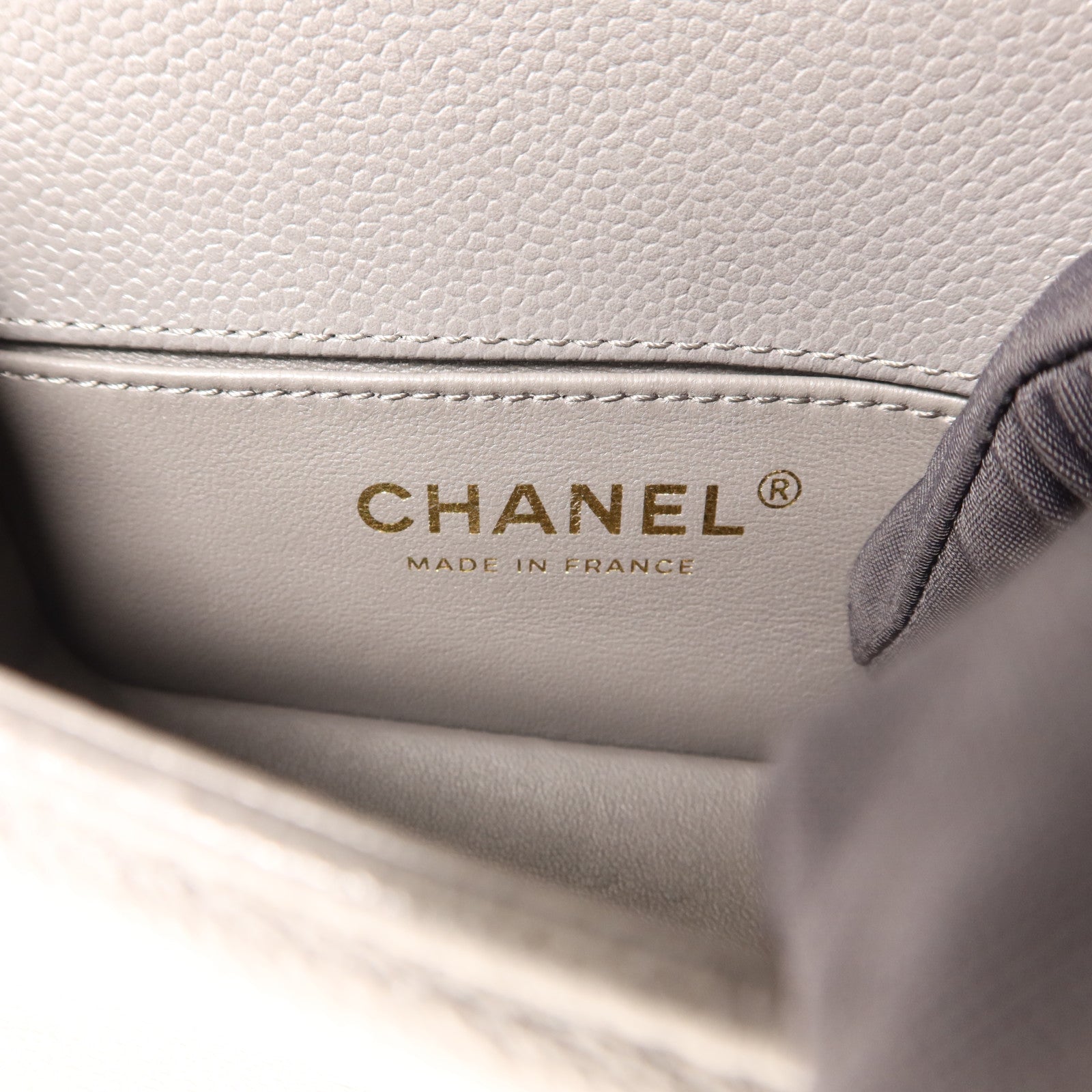 CHANEL 牛皮皮革Mini Boy金扣鏈帶肩背袋
