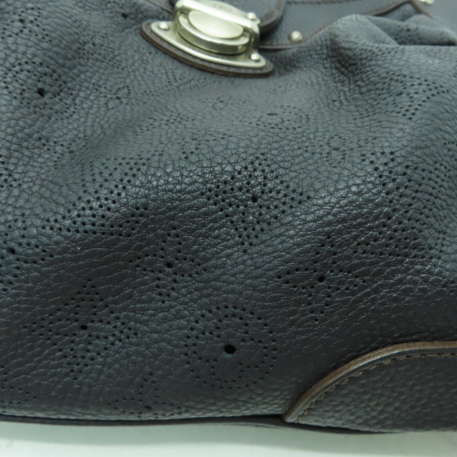LOUIS VUITTON 【激減優惠】Monogram Mahina Mahina XS銀扣肩背袋黑色