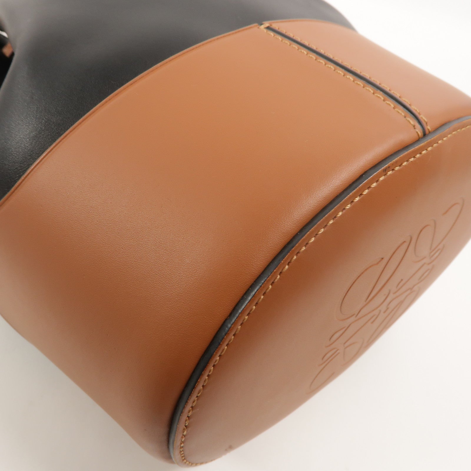 LOEWE 牛皮皮革Balloon Small肩背袋