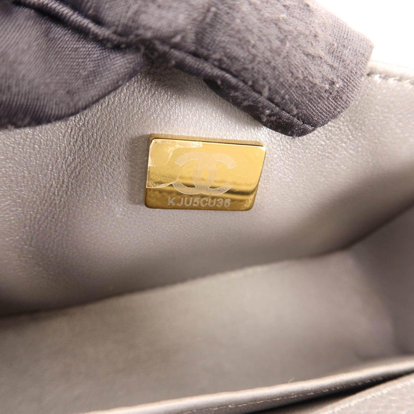 CHANEL 牛皮皮革Mini Boy金扣鏈帶肩背袋