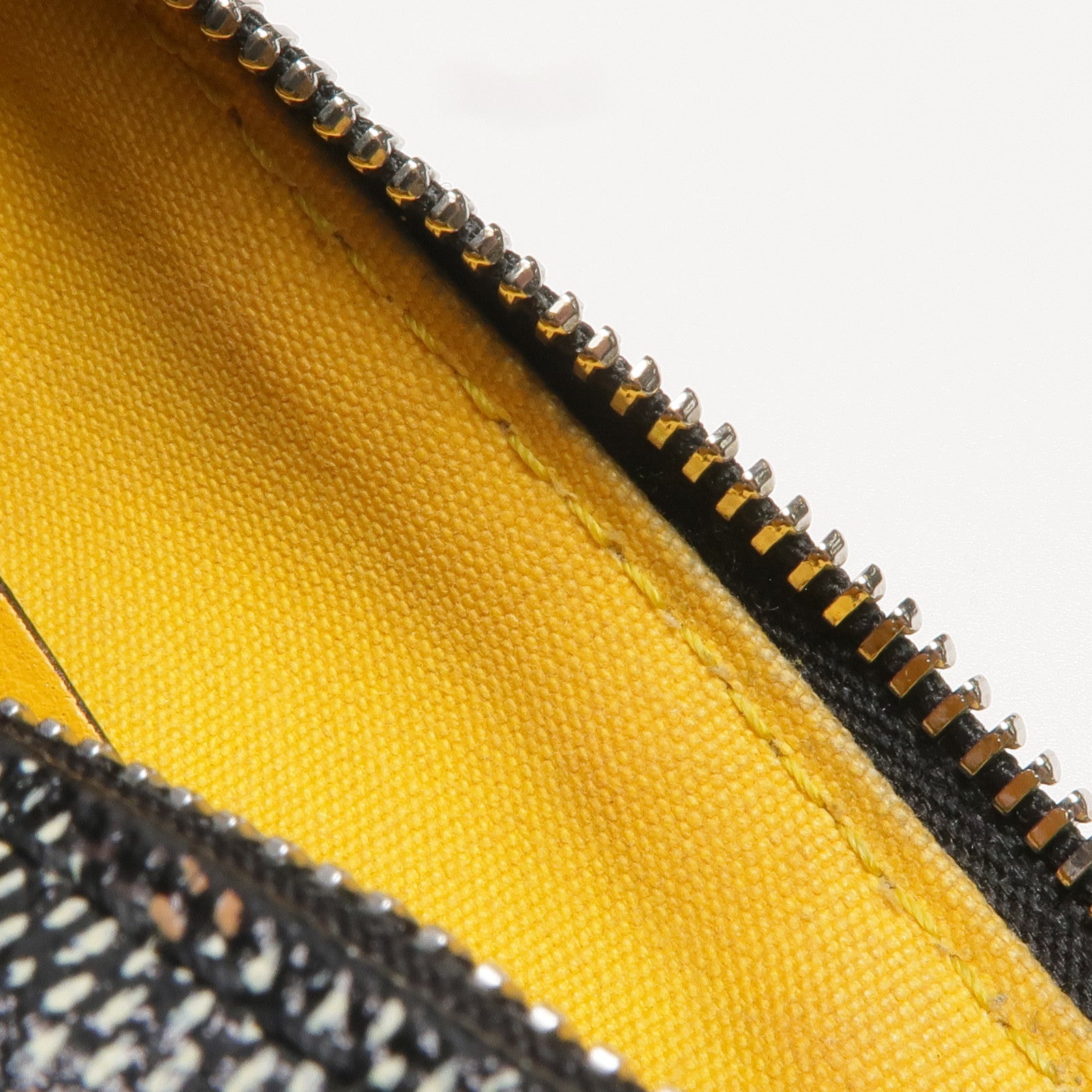 GOYARD 塗層帆布Pouch銀扣手拿包