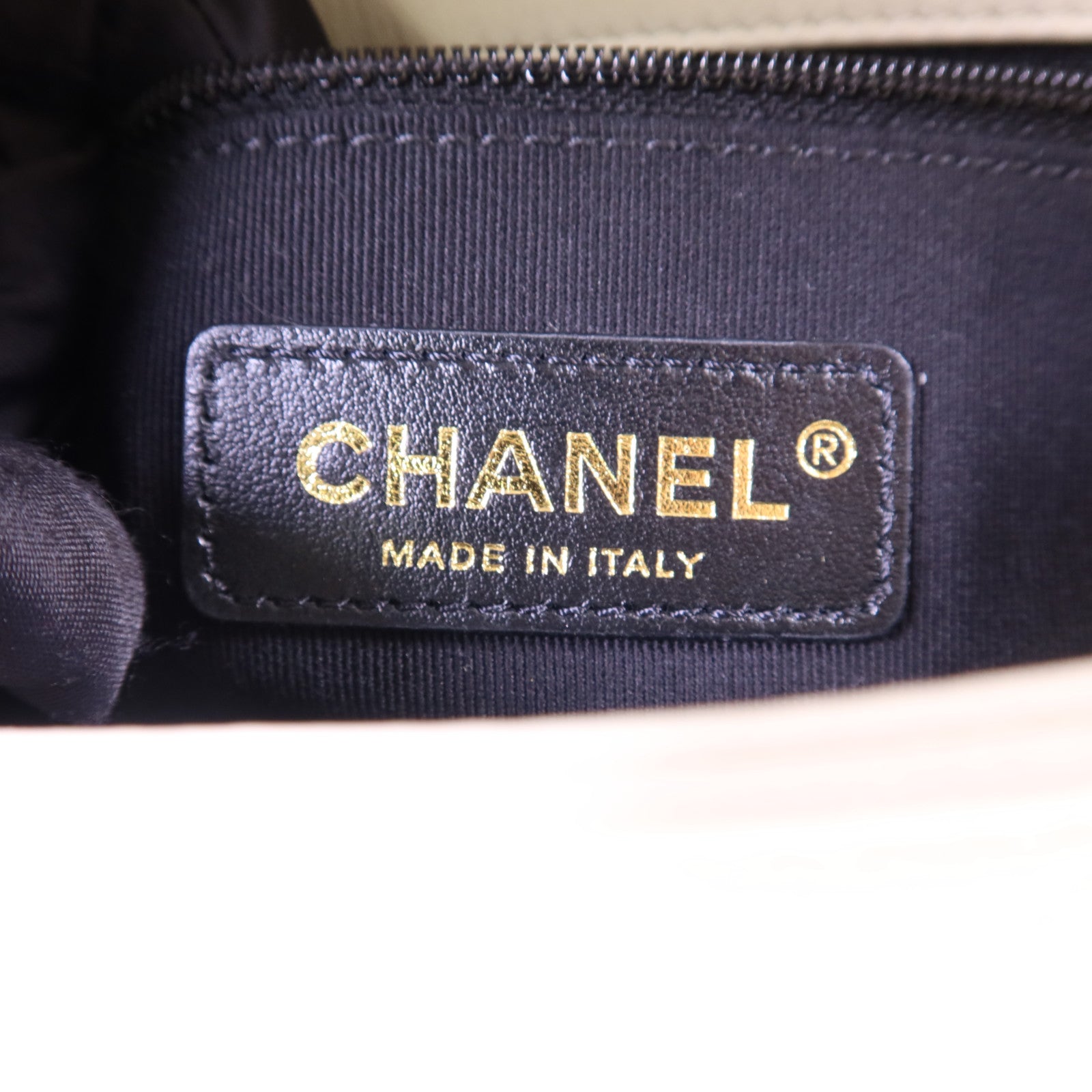 CHANEL 牛皮皮革Shoulder Bag金扣鏈帶肩背袋
