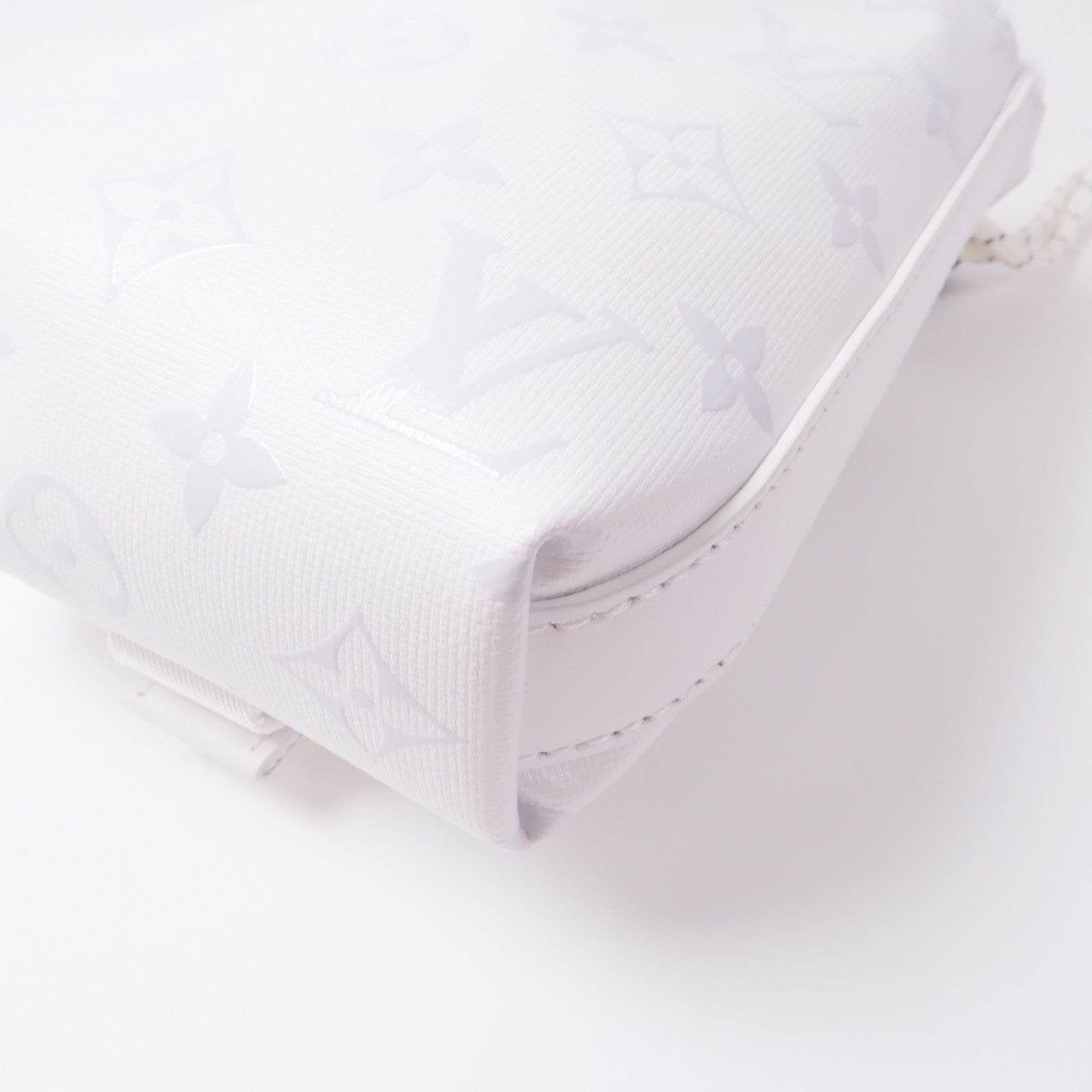 LOUIS VUITTON Float Wearable Wallet Shoulder Bag M11698 Monogram Storm White