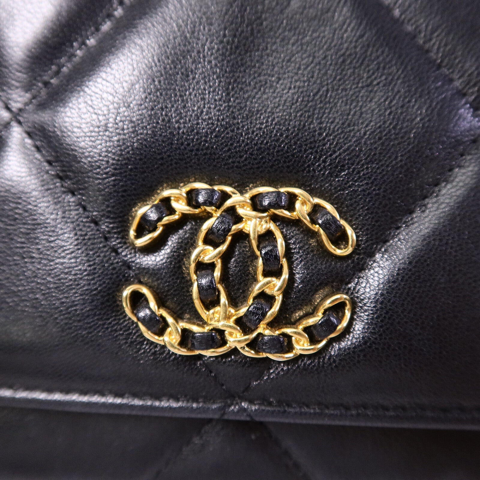CHANEL 羊皮皮革Chanel 19 WOC鏈帶手挽肩背兩用袋