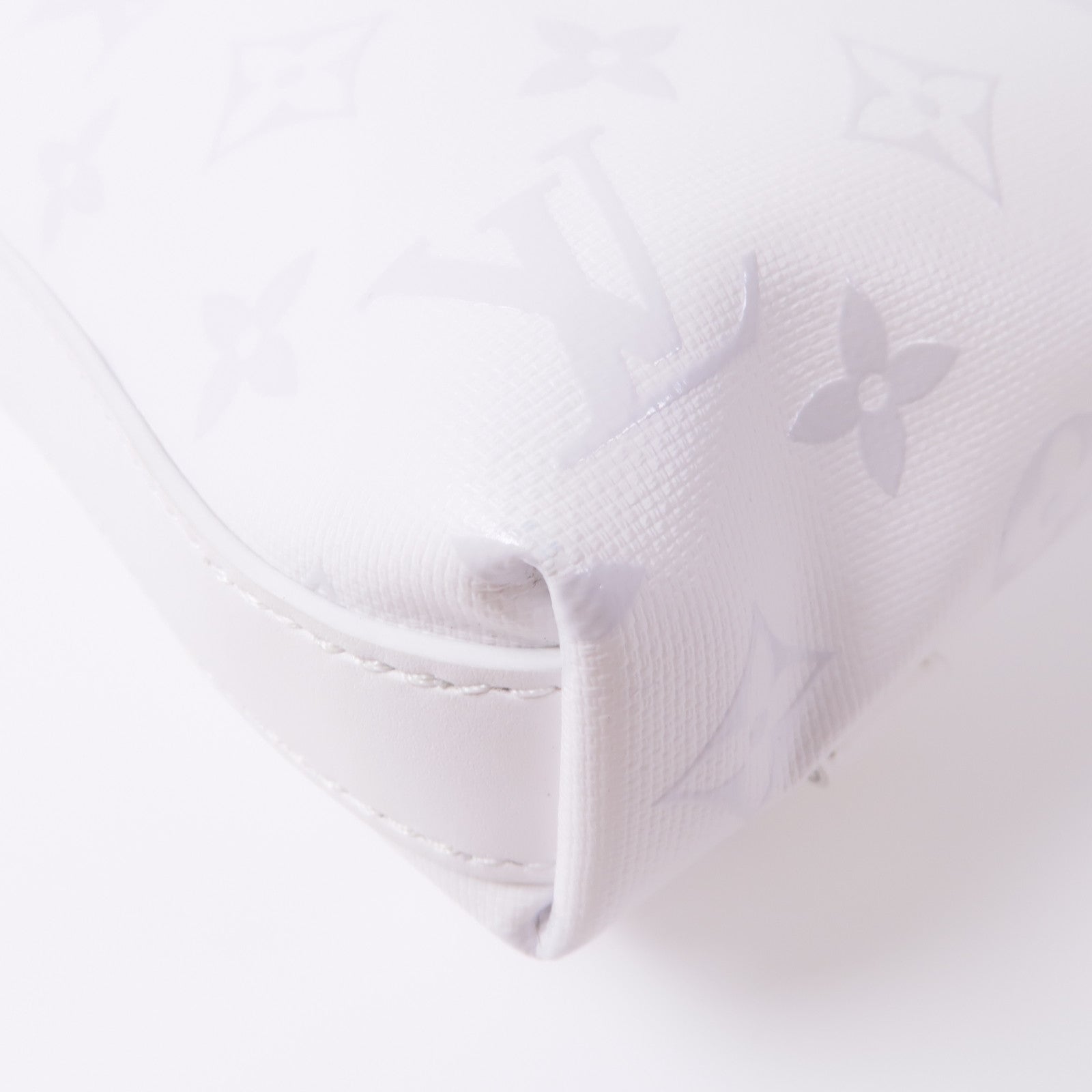 LOUIS VUITTON Float Wearable Wallet Shoulder Bag M11698 Monogram Storm White