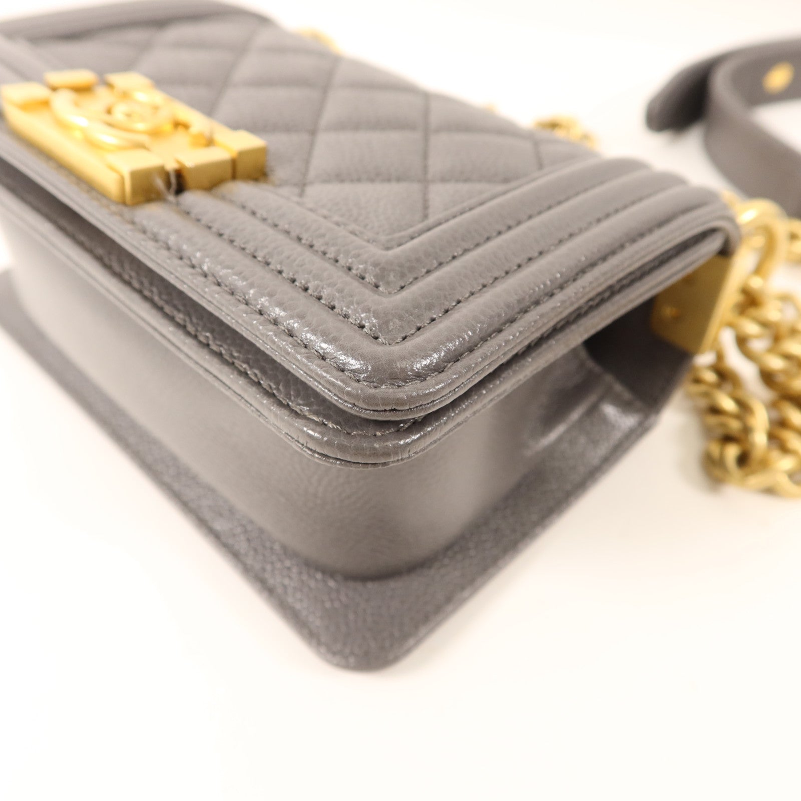 CHANEL 牛皮皮革Mini Boy金扣鏈帶肩背袋