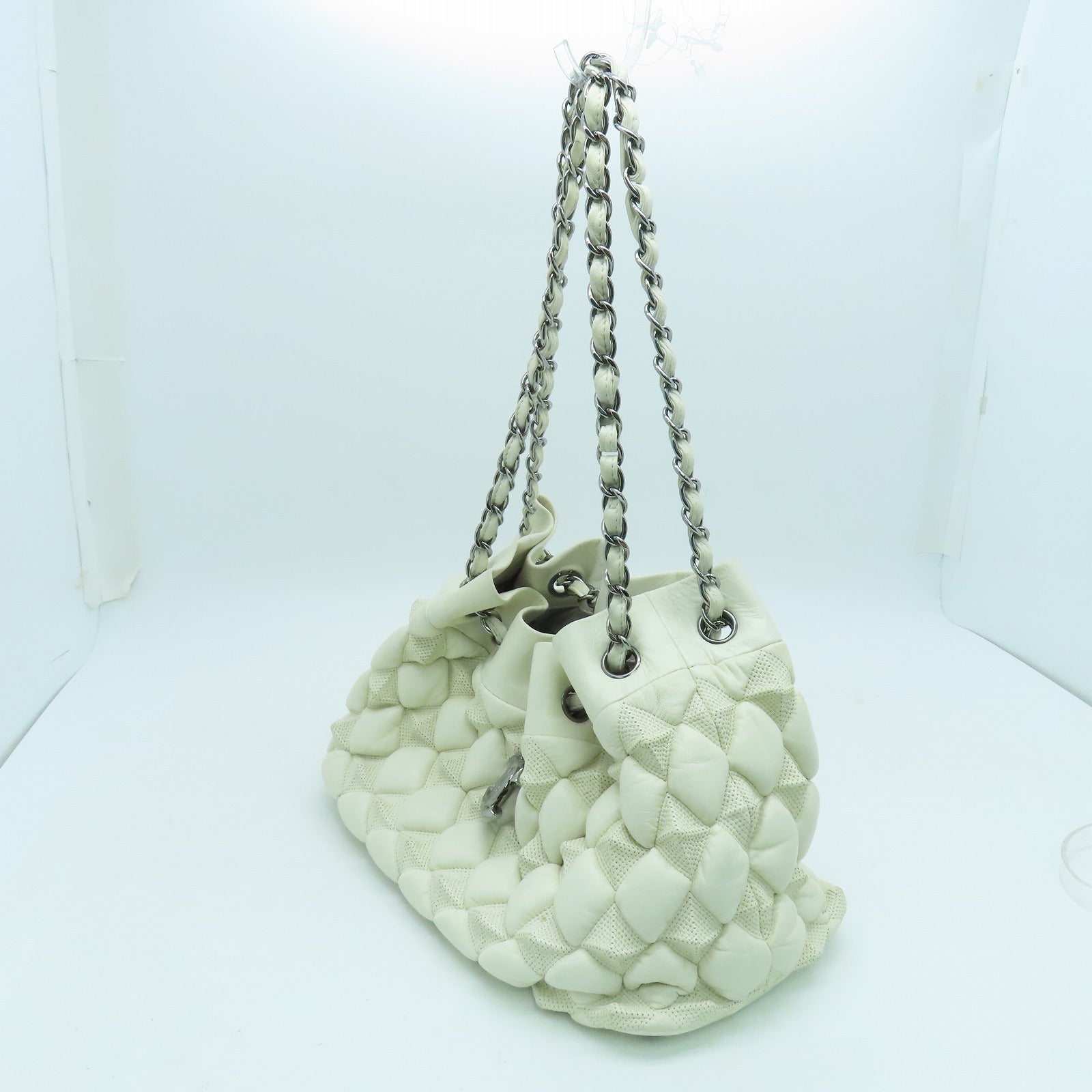 CHANEL 【激減優惠】菱格牛皮皮革Shoulder Bag銀扣肩背袋白色