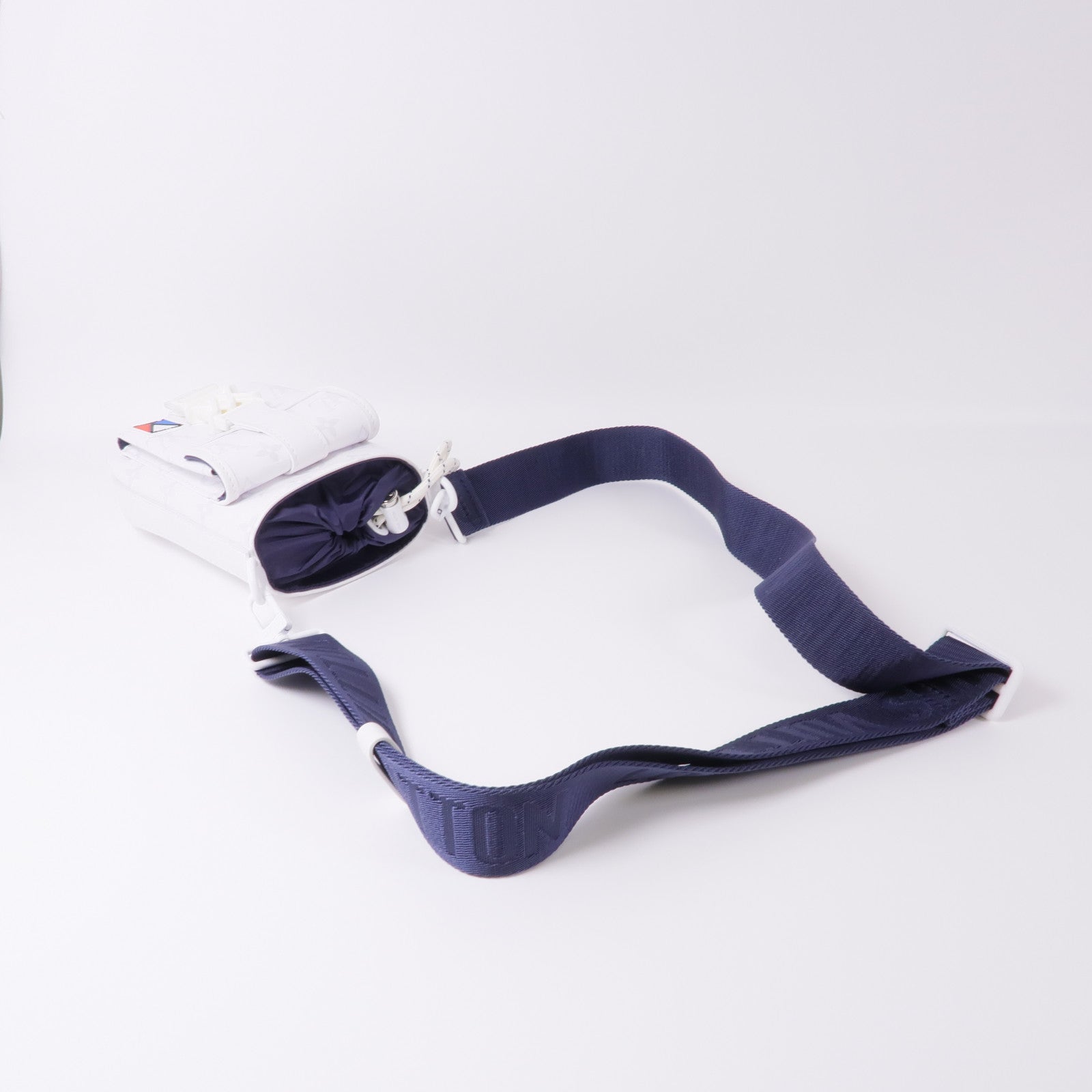 LOUIS VUITTON Float Wearable Wallet Shoulder Bag M11698 Monogram Storm White