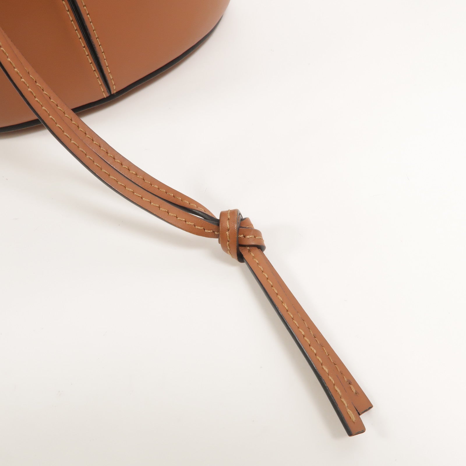 LOEWE 牛皮皮革Balloon Small肩背袋