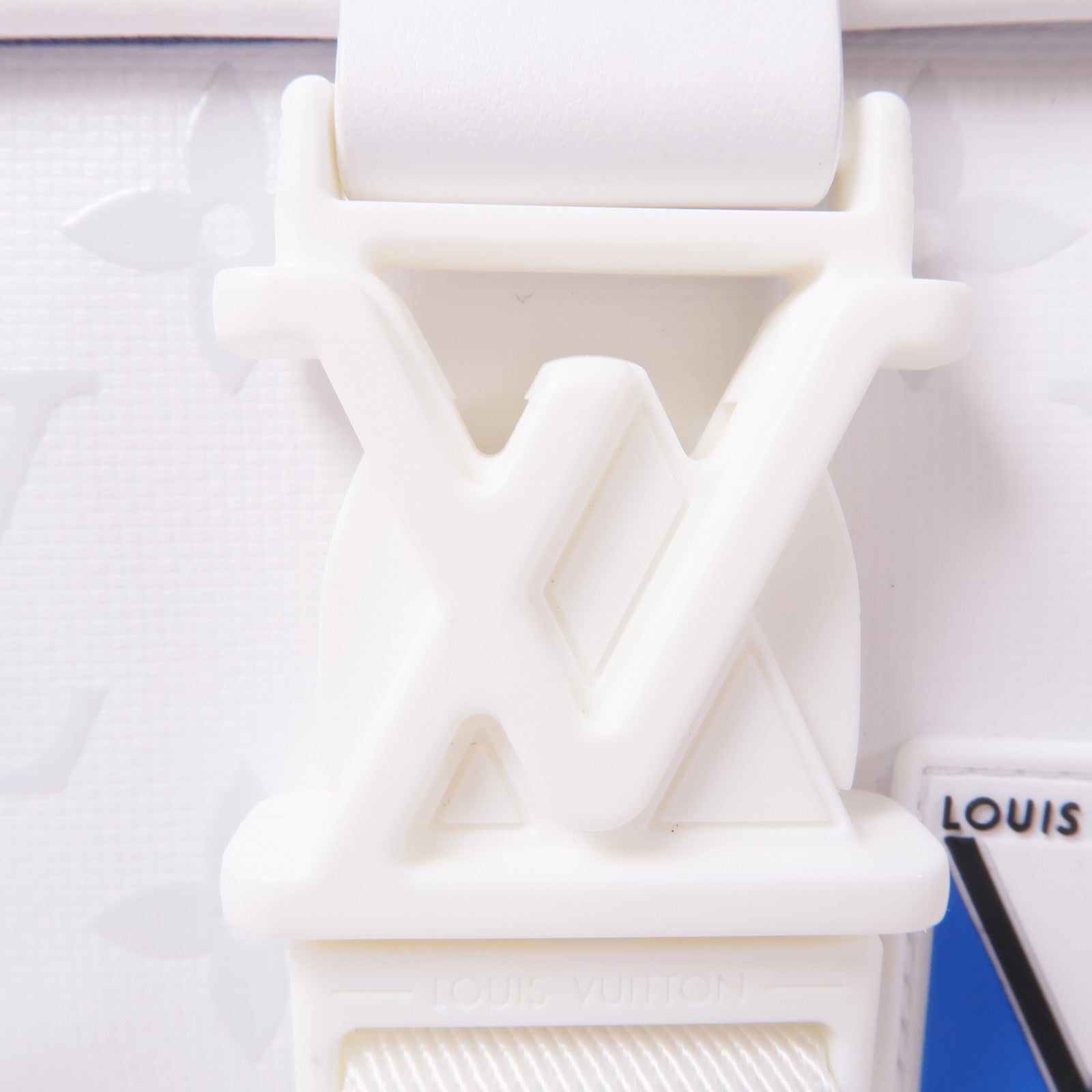 LOUIS VUITTON Float Wearable Wallet Shoulder Bag M11698 Monogram Storm White