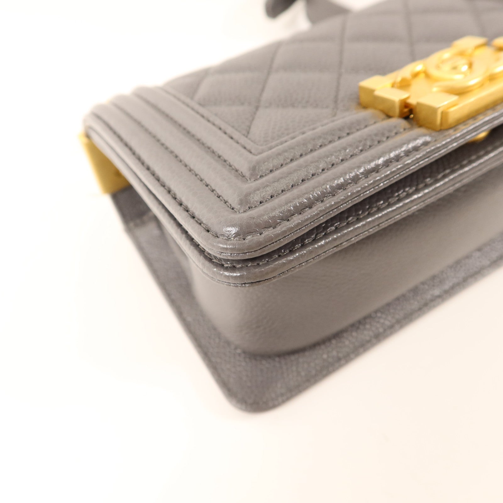 CHANEL 牛皮皮革Mini Boy金扣鏈帶肩背袋