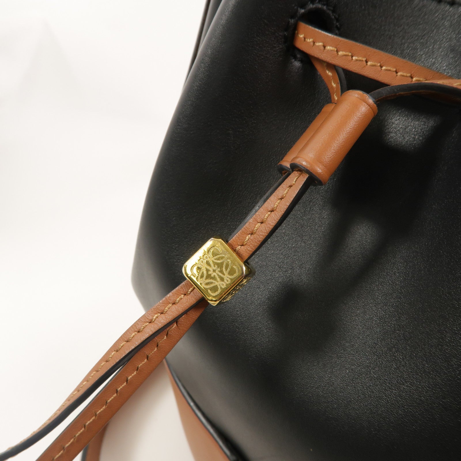 LOEWE 牛皮皮革Balloon Small肩背袋