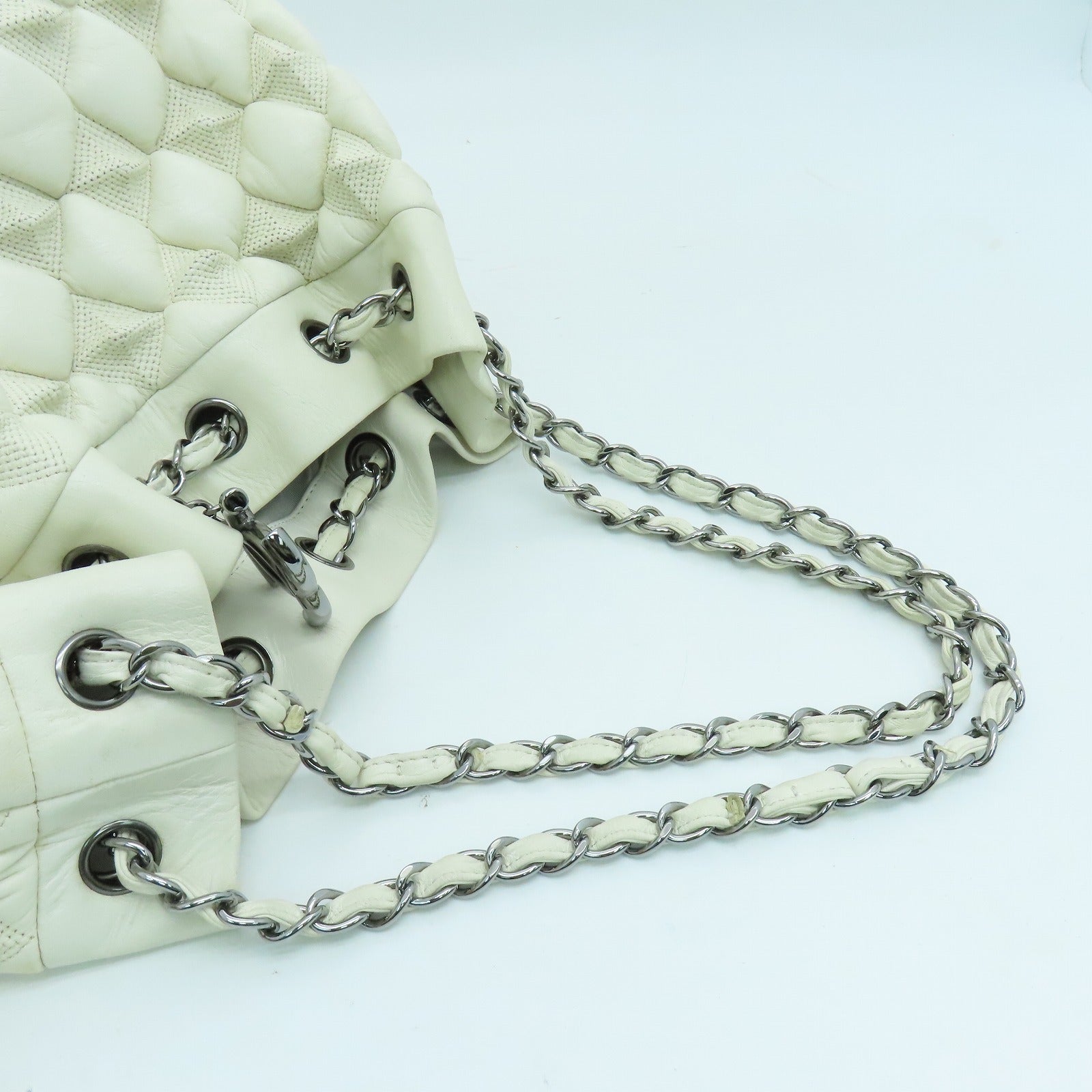 CHANEL 【激減優惠】菱格牛皮皮革Shoulder Bag銀扣肩背袋白色
