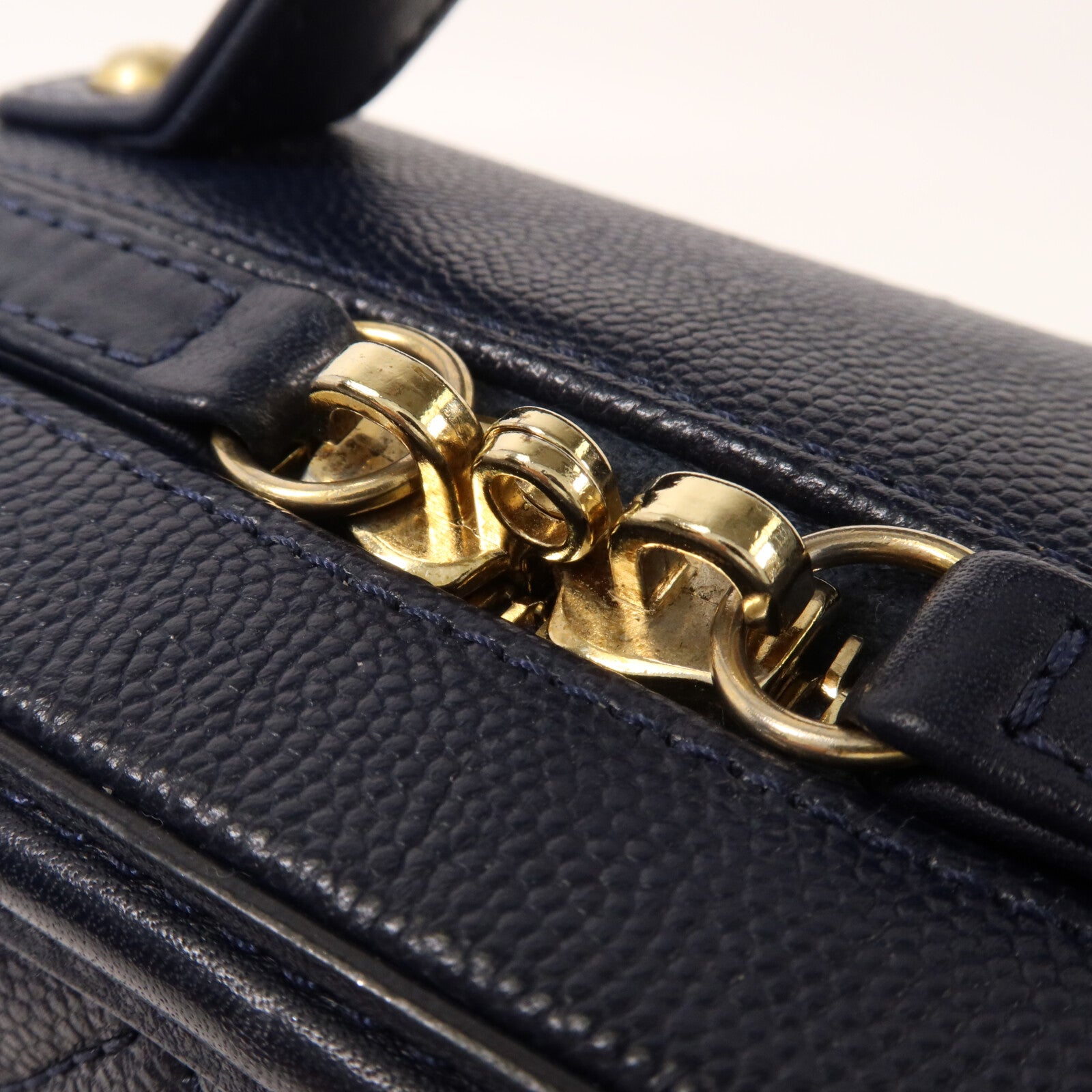 CHANEL 牛皮皮革Filigree Vanity Case鏈帶手挽肩背兩用袋