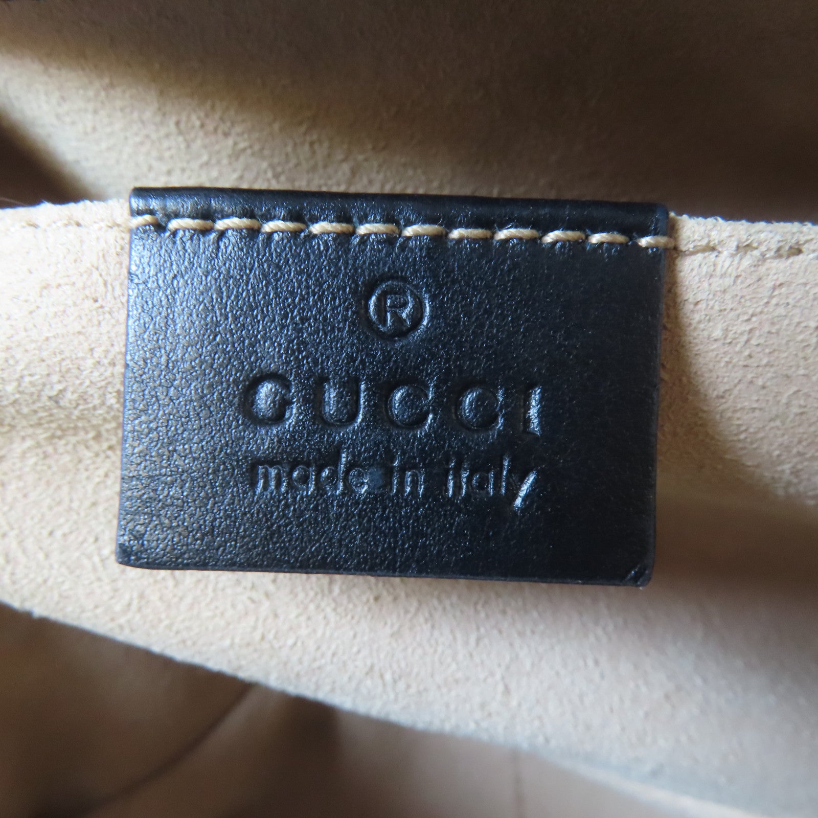 GUCCI 牛皮皮革Marmont Small金扣鏈帶肩背袋黑色