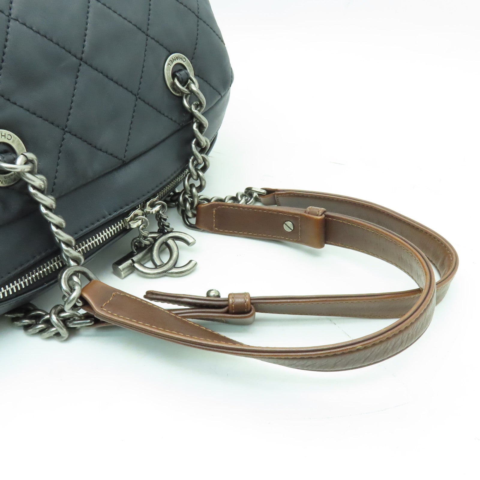 CHANEL 【清倉大減價】菱格皮革Chain Shoulder銀扣鏈帶肩背袋黑色
