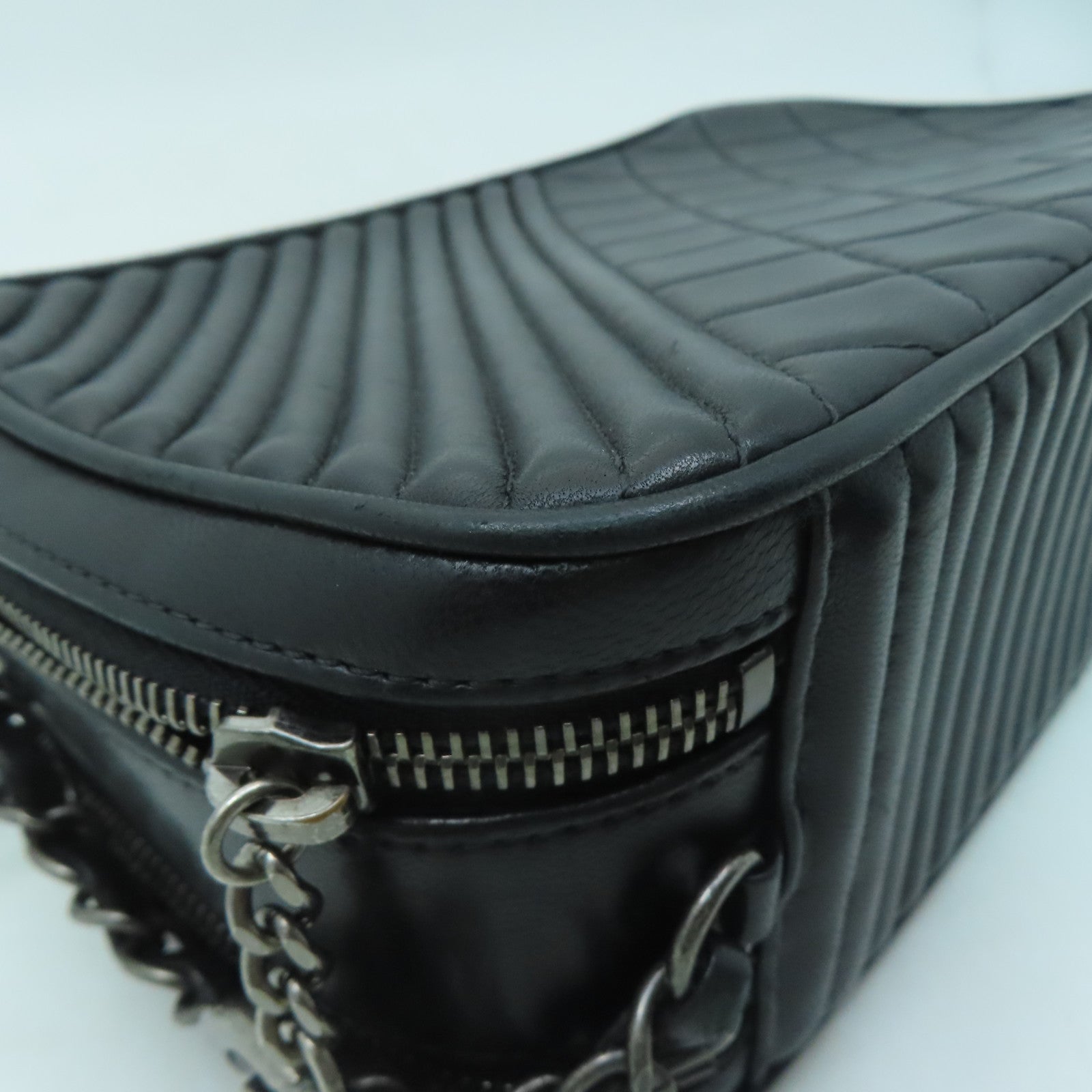 CHANEL **【激減優惠】菱格羊皮皮革Chain Shoulder銀扣鏈帶肩背袋黑色